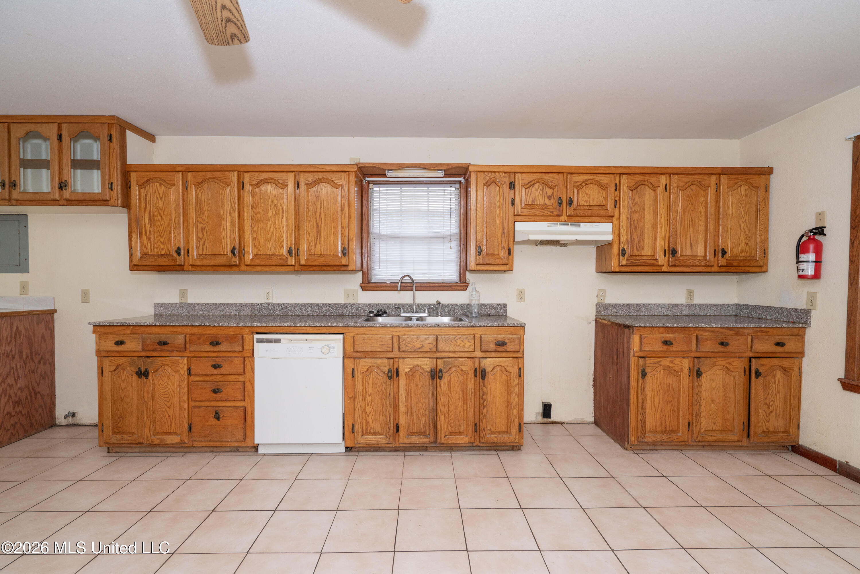 215 Mccaughan Avenue Property Photo 8