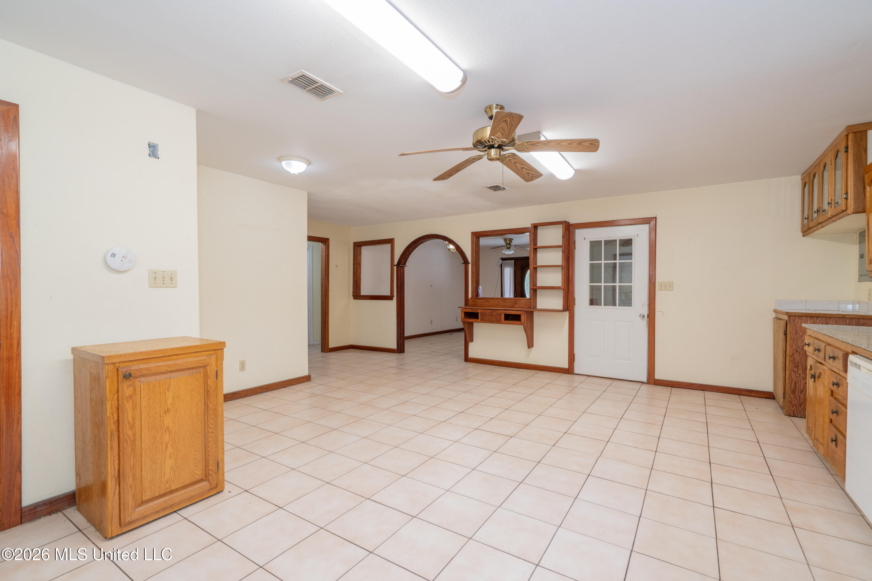 215 Mccaughan Avenue Property Photo 9
