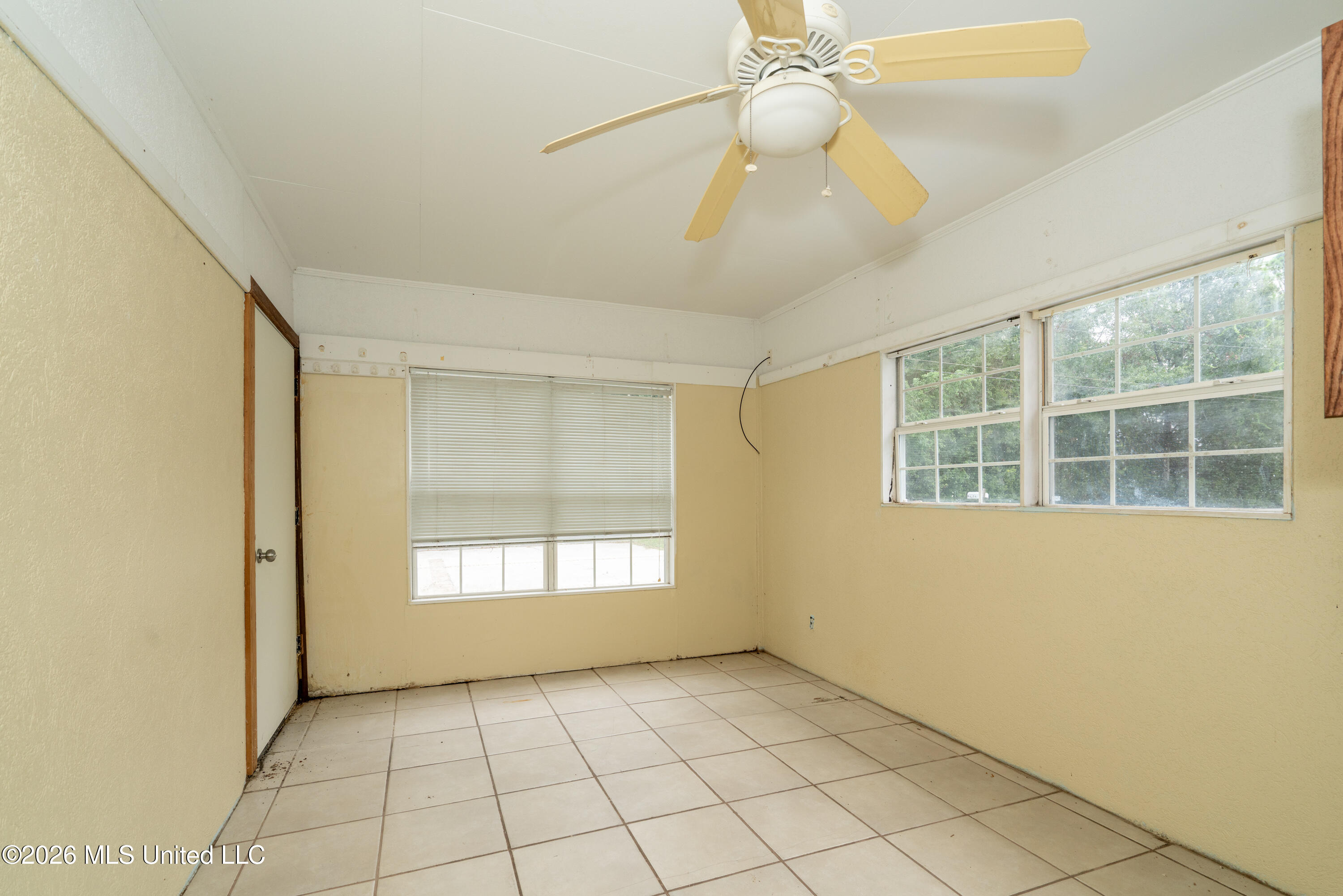 215 Mccaughan Avenue Property Photo 12