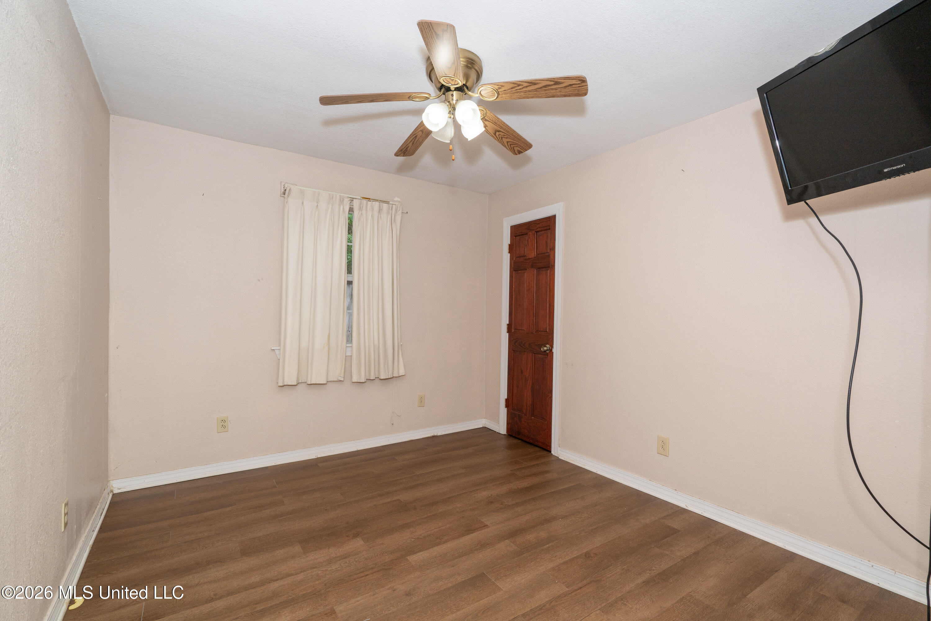 215 Mccaughan Avenue Property Photo 15