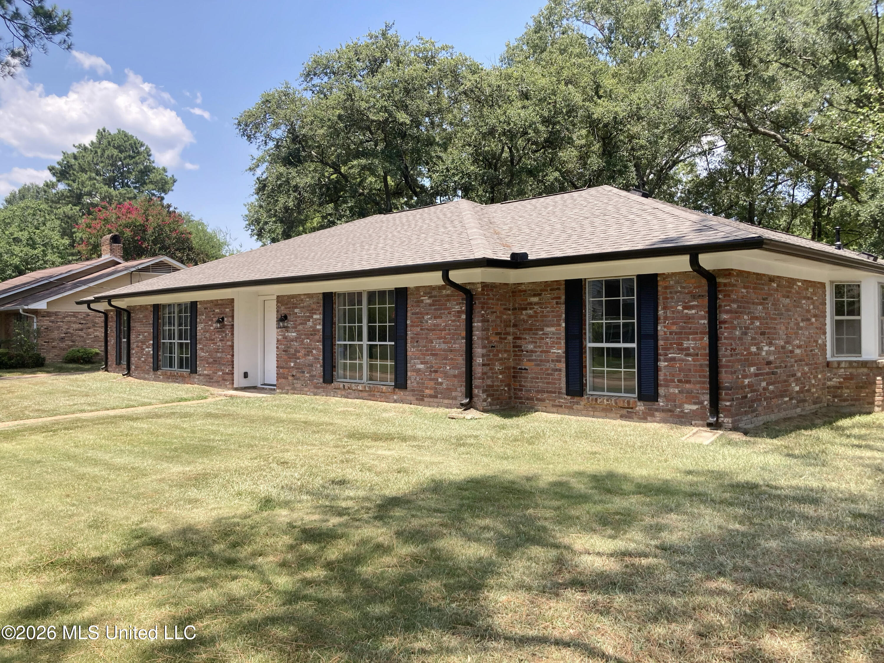 5008 Sunnyvale Drive Property Photo 1