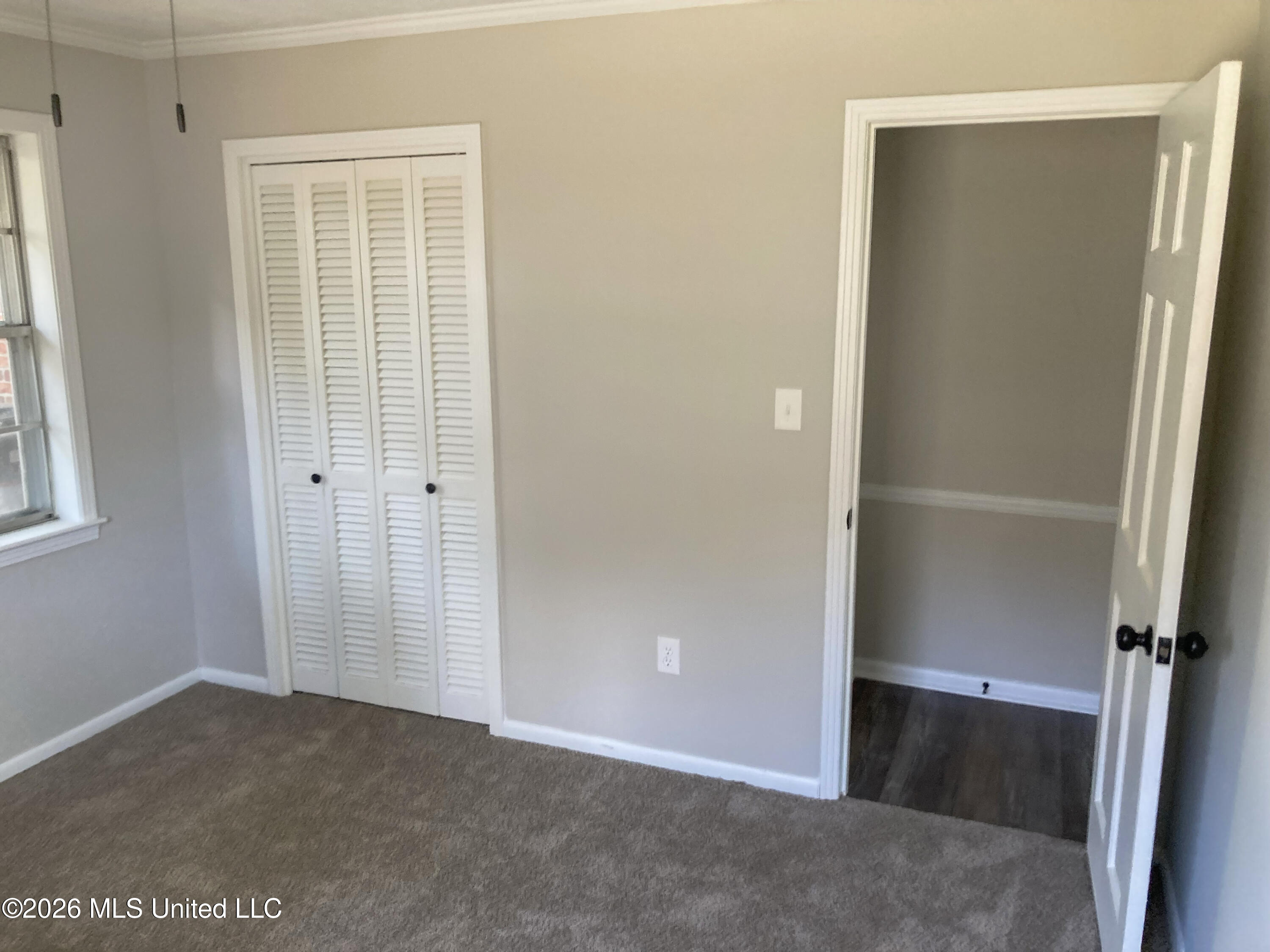 5008 Sunnyvale Drive Property Photo 2