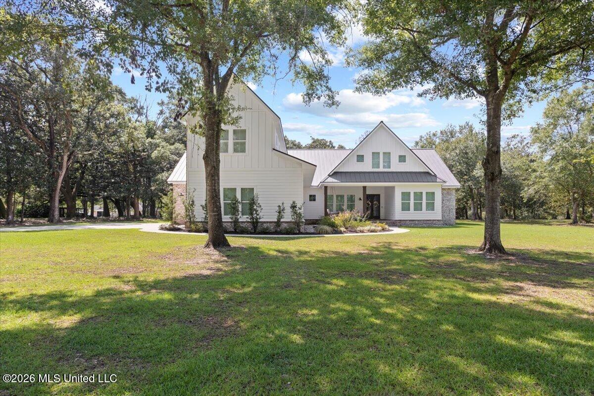 16017 Lorraine Road Property Photo 2