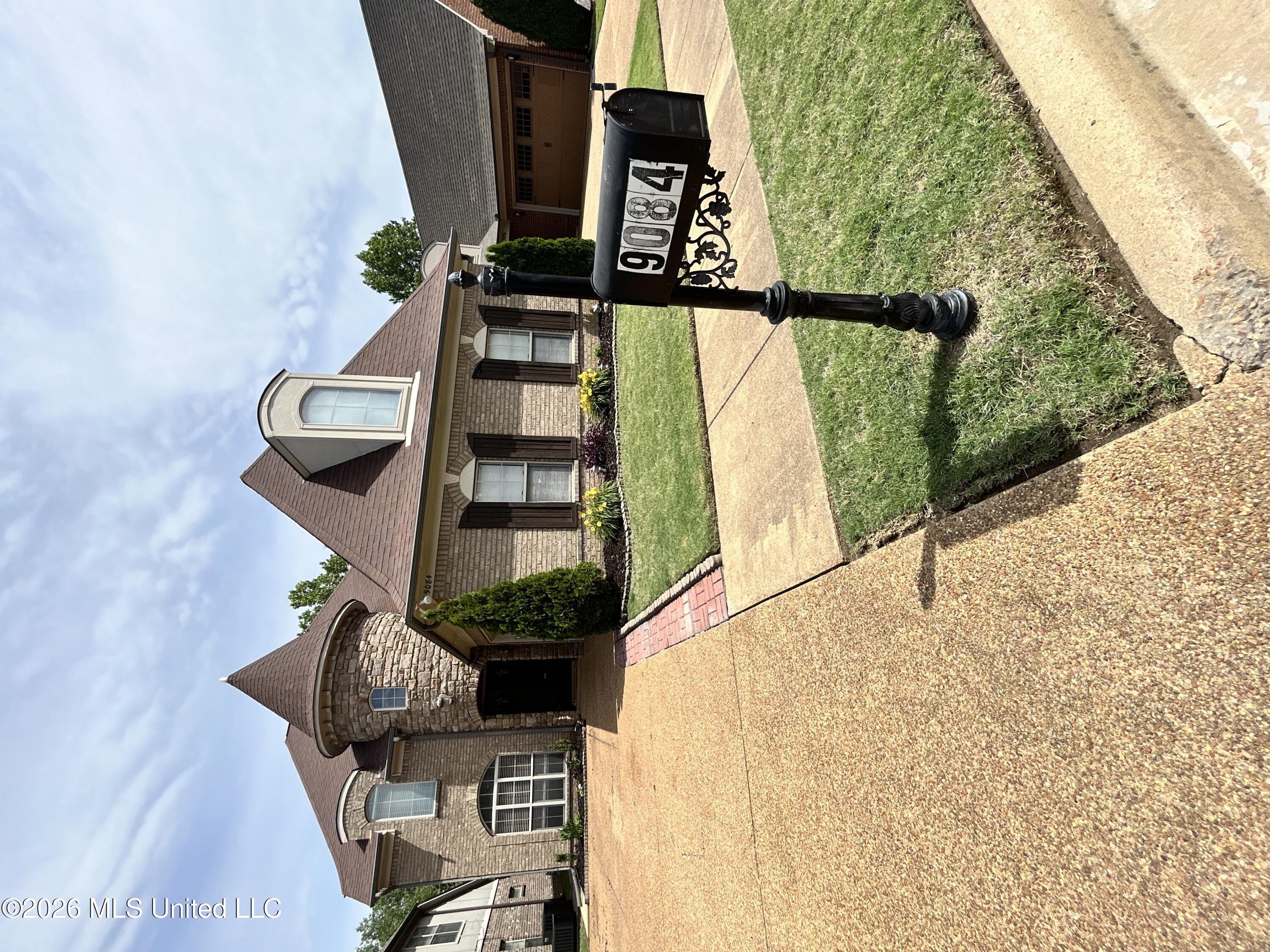 9084 Belle Maison Boulevard Property Photo 24