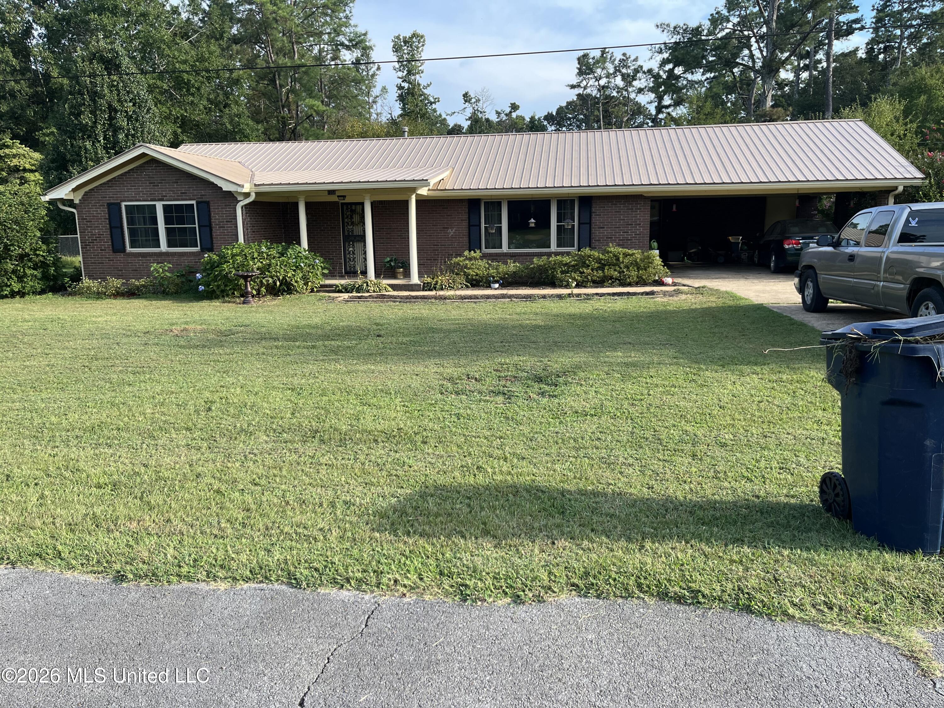 1058 Ridge Avenue Property Photo 1