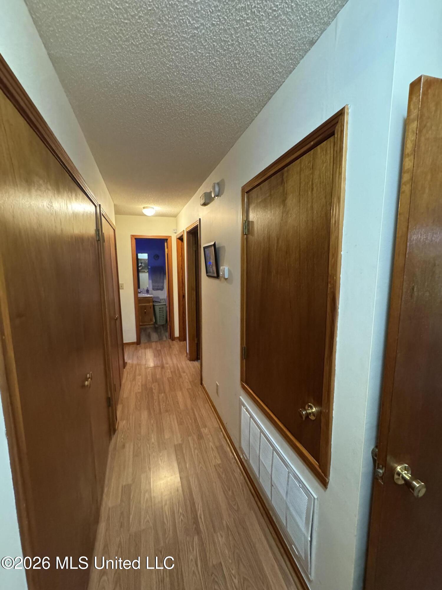 1058 Ridge Avenue Property Photo 4