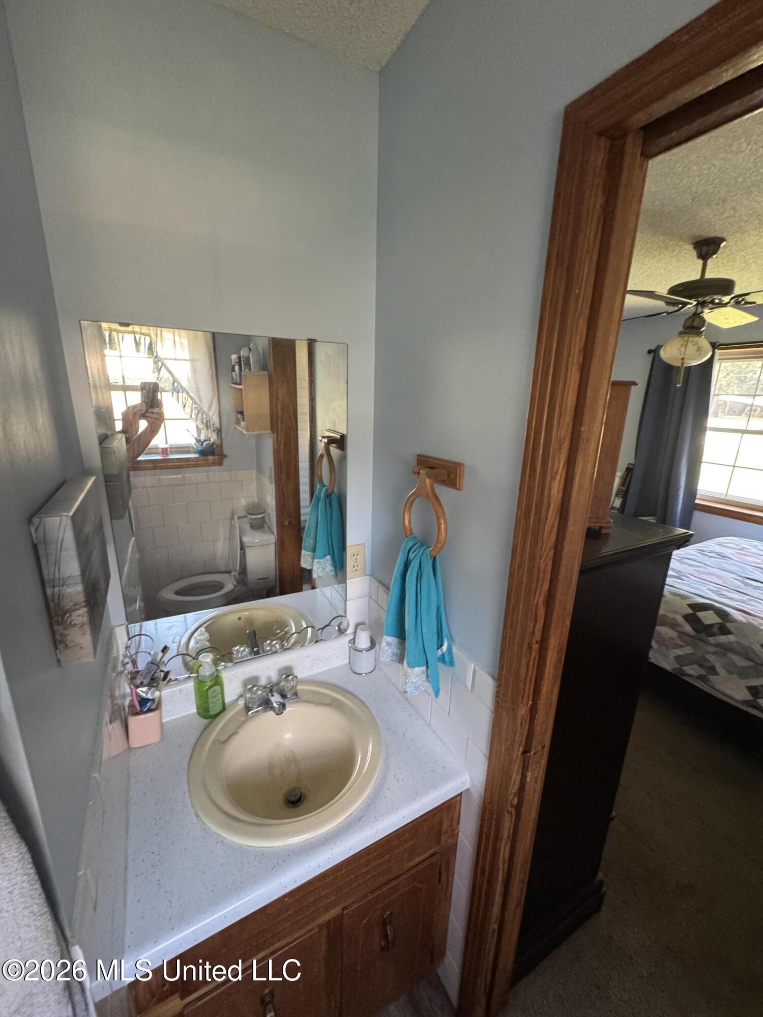 1058 Ridge Avenue Property Photo 10