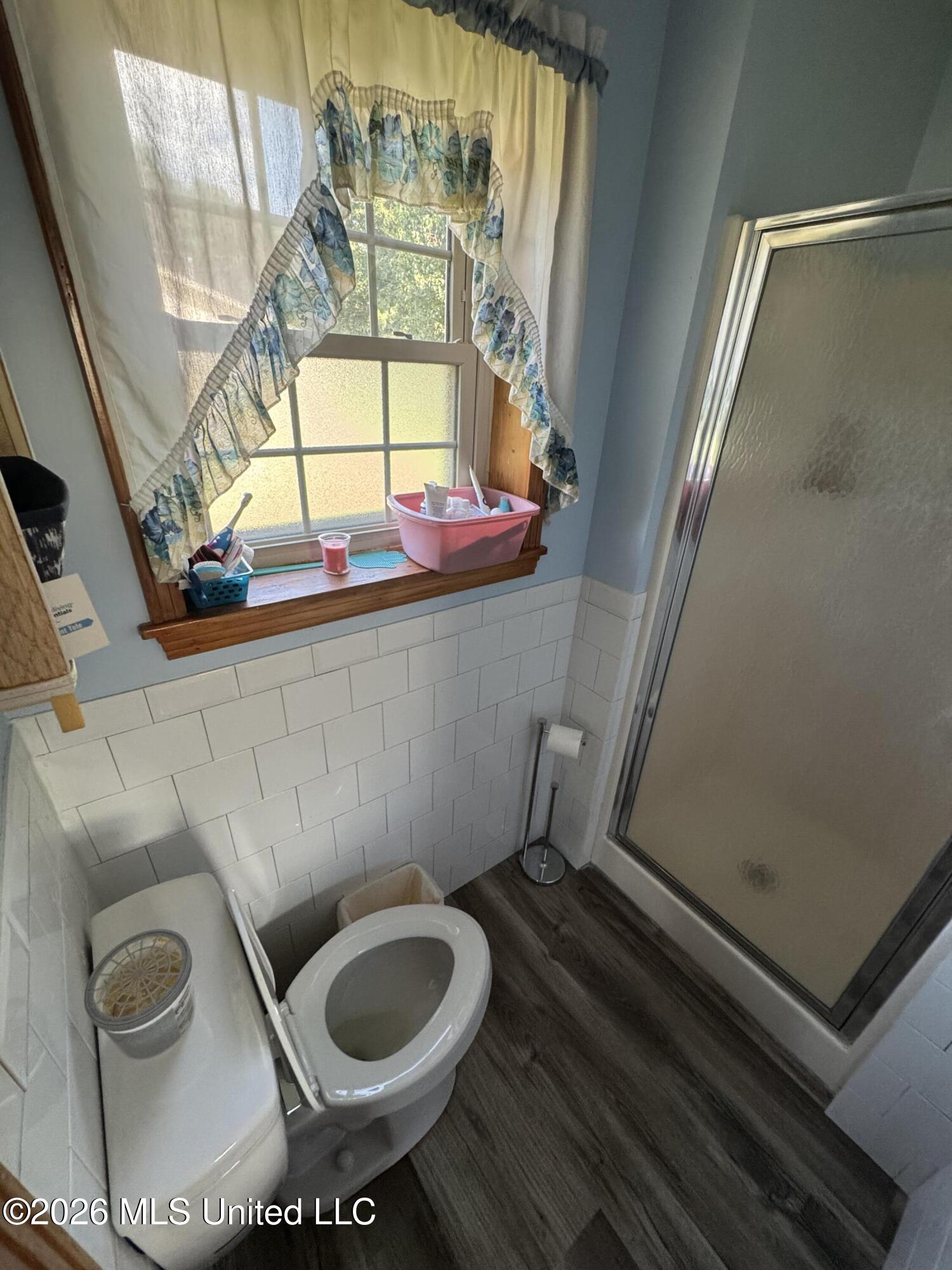 1058 Ridge Avenue Property Photo 11