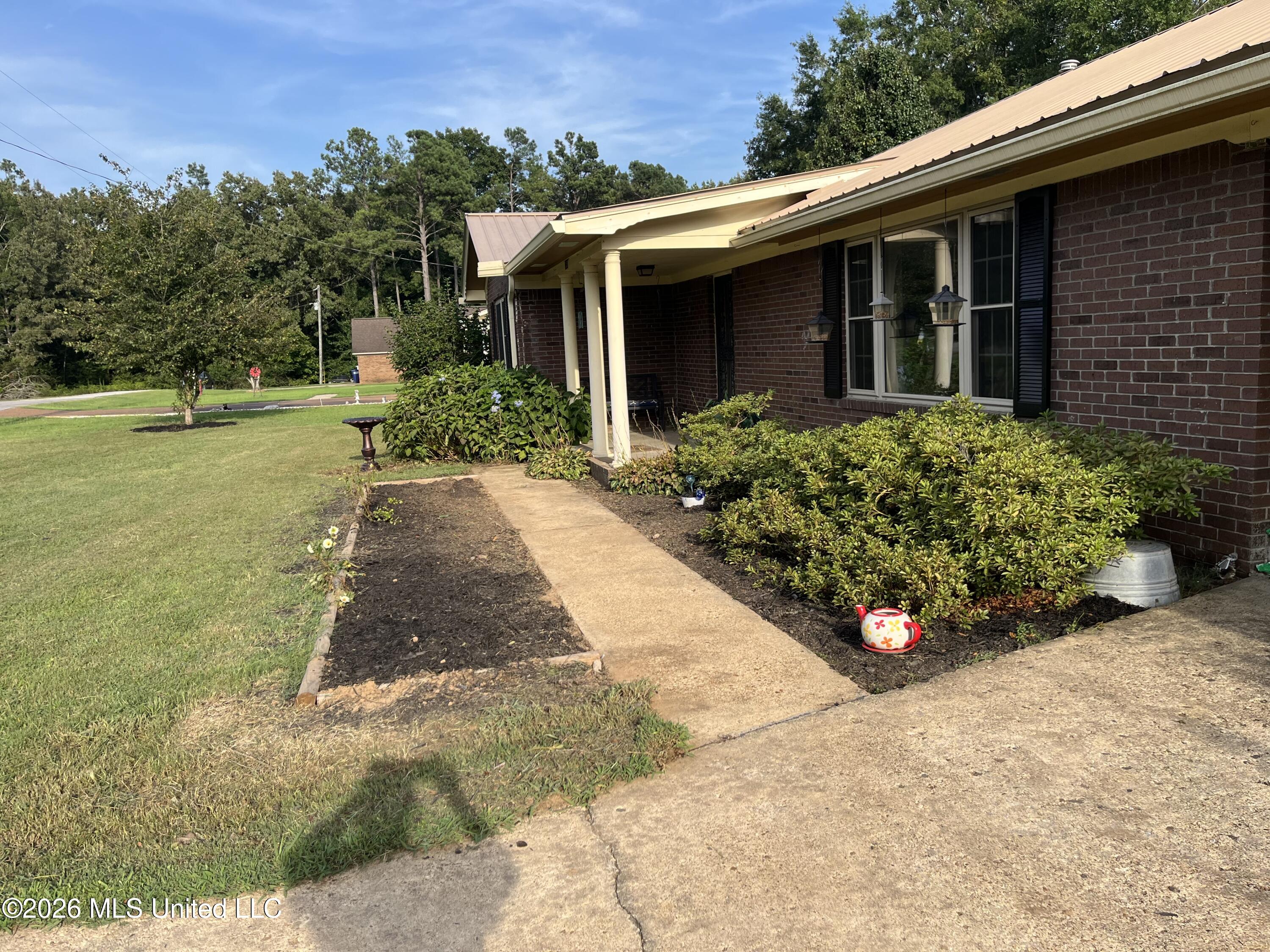 1058 Ridge Avenue Property Photo 28