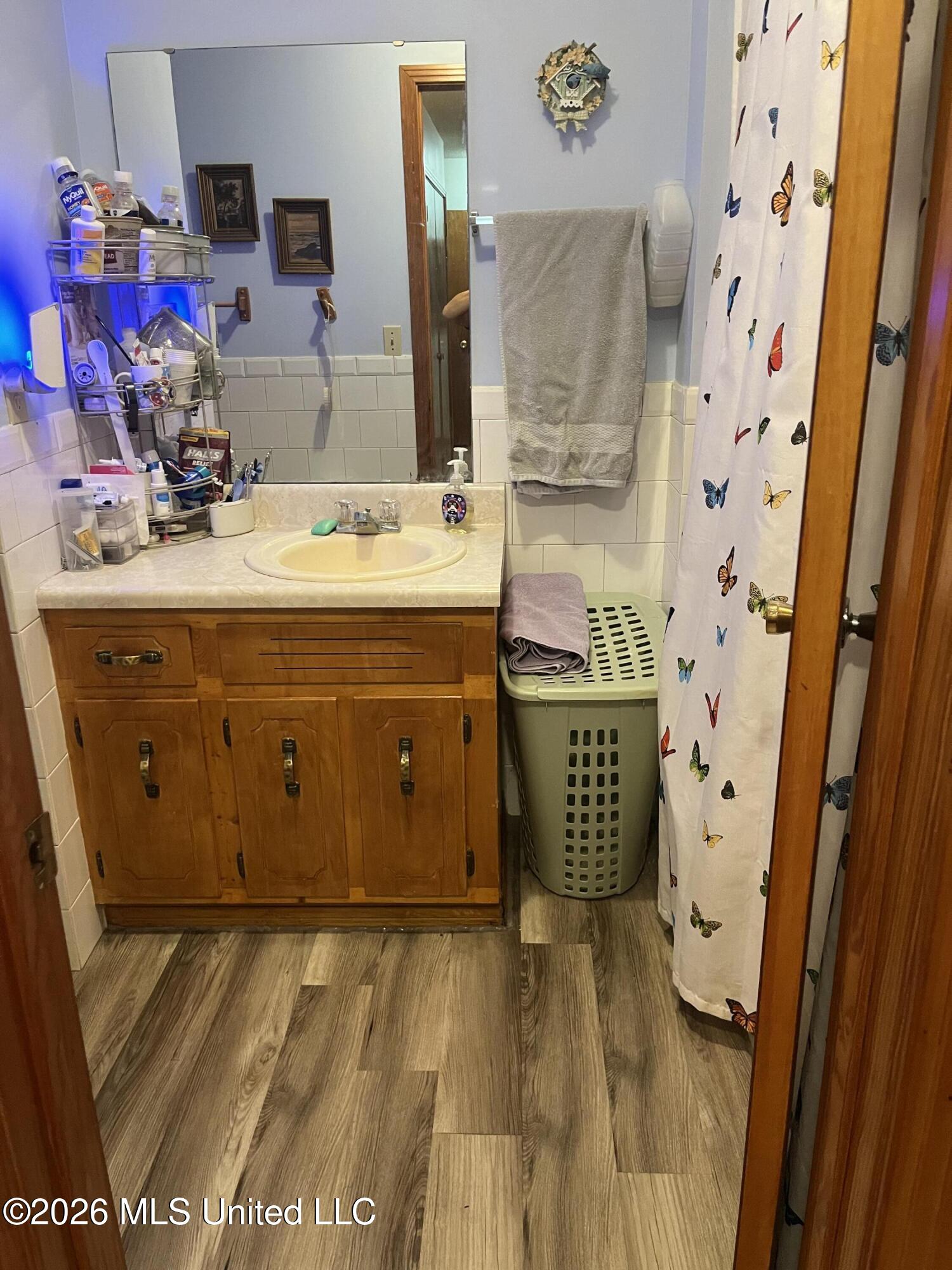 1058 Ridge Avenue Property Photo 39