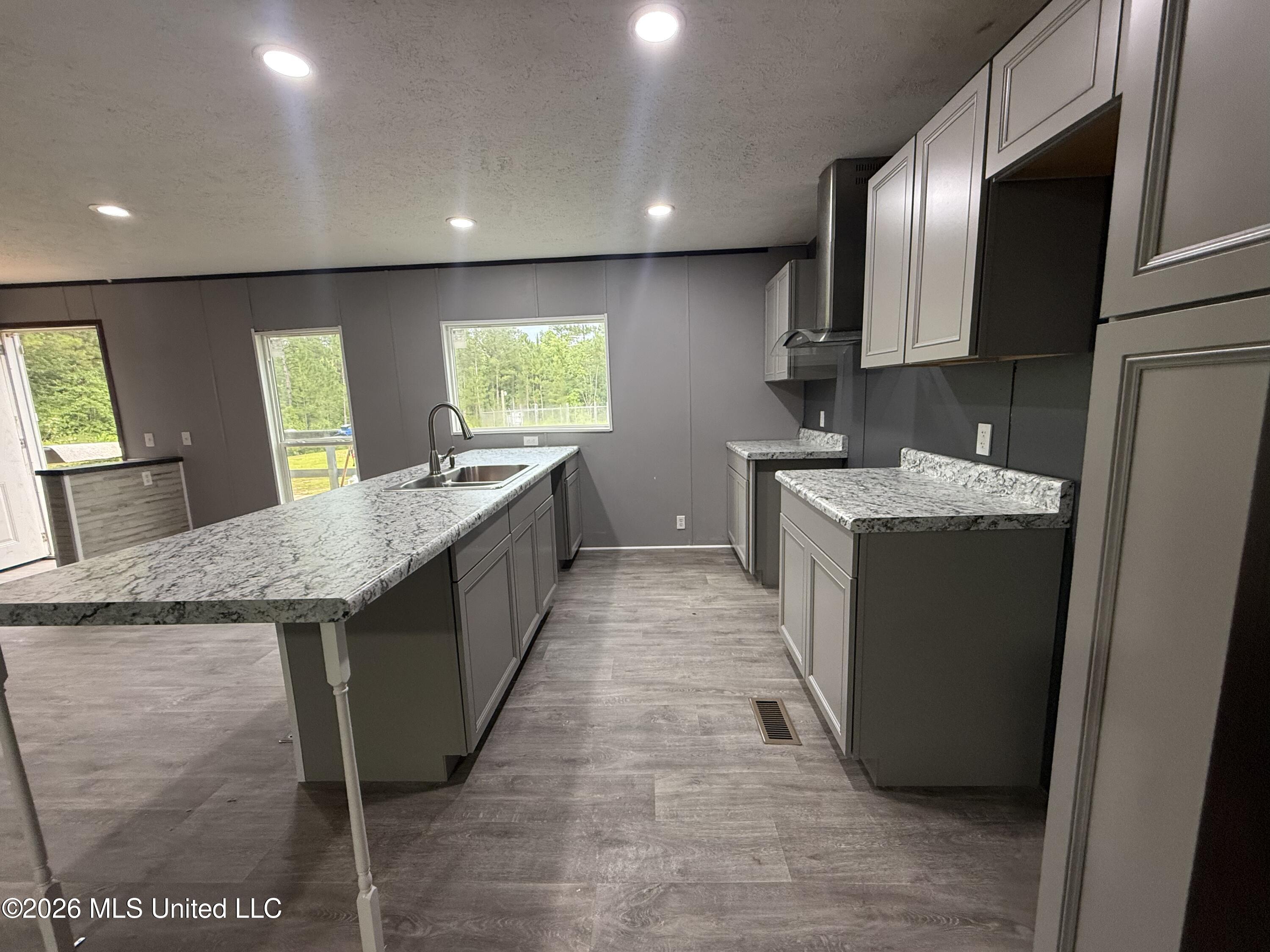19 Willow Drive Property Photo 4