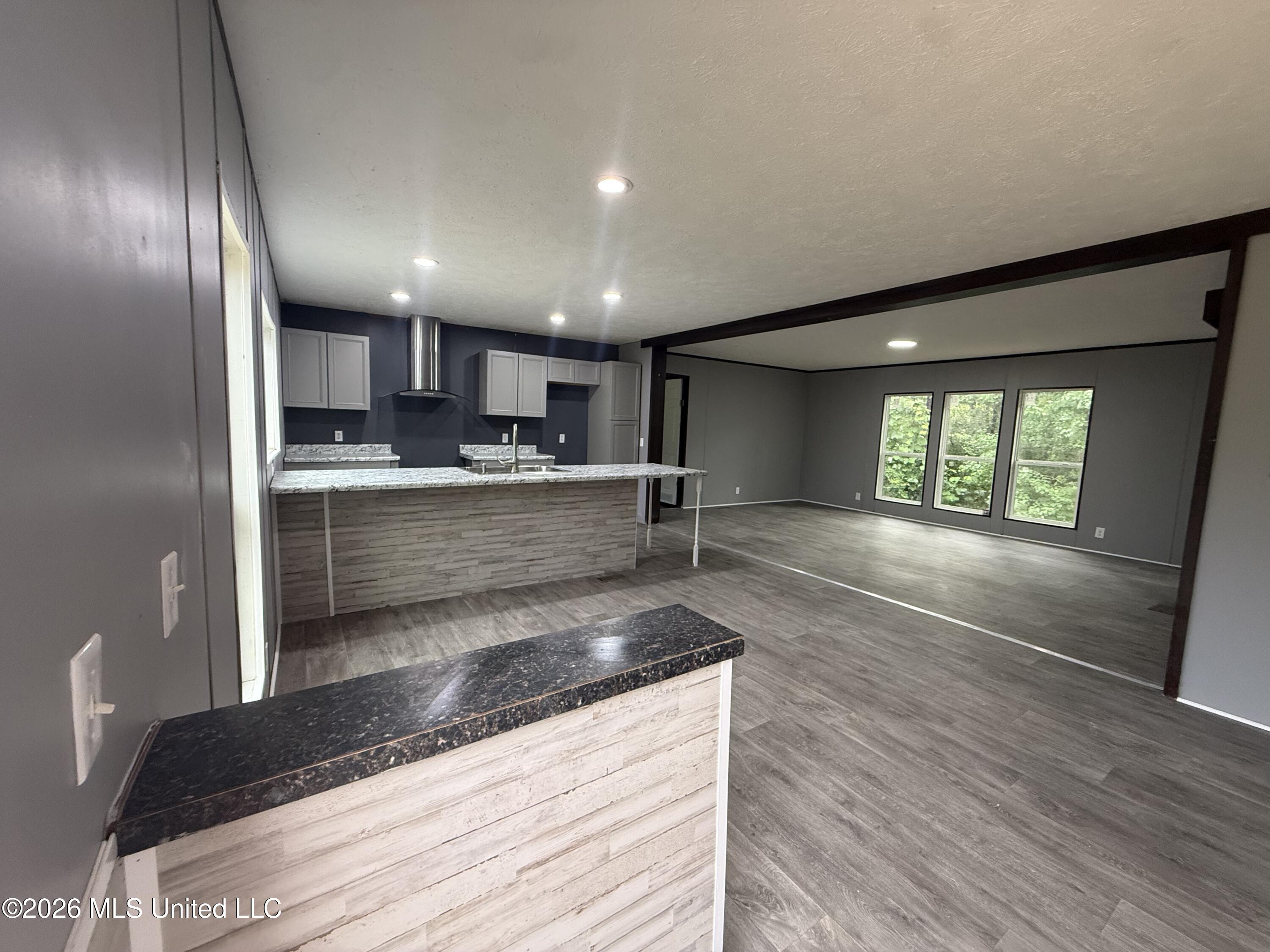 19 Willow Drive Property Photo 6