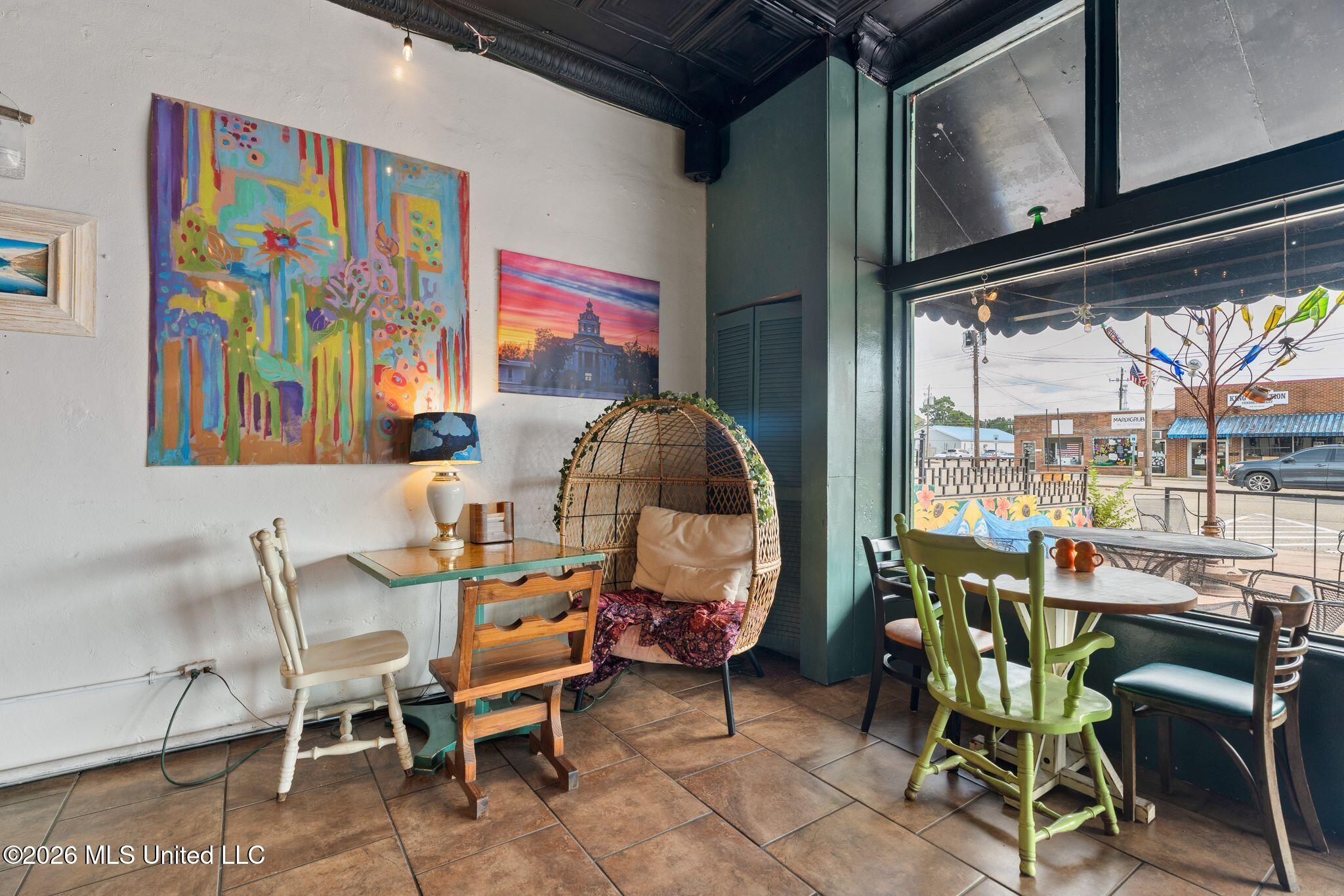 321 2nd Street Property Photo 10