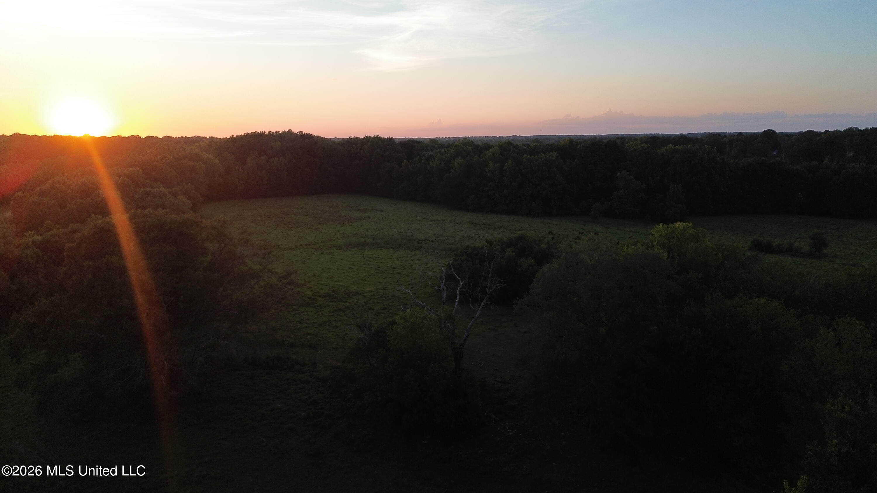 1083 Sharon Road Property Photo 3