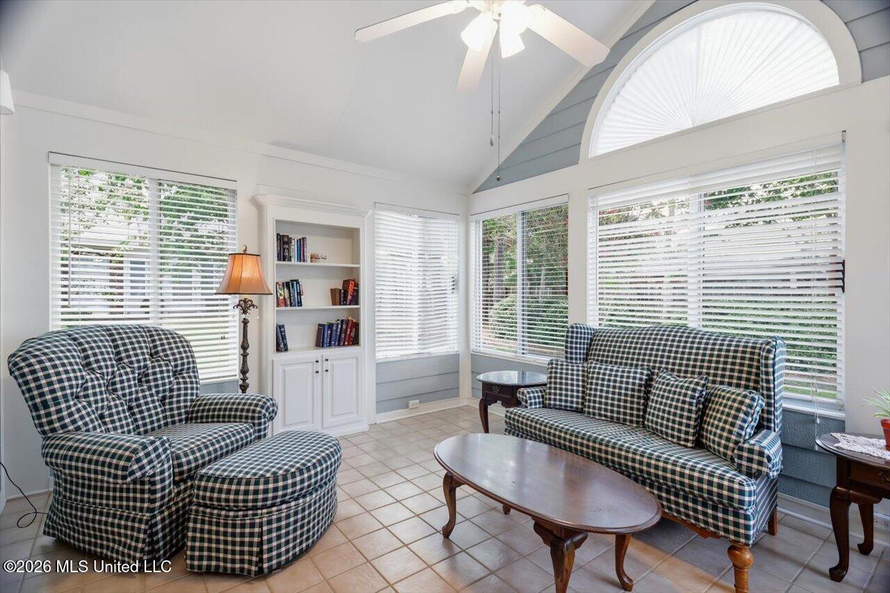 1114 Gerrits Landing Property Photo 4