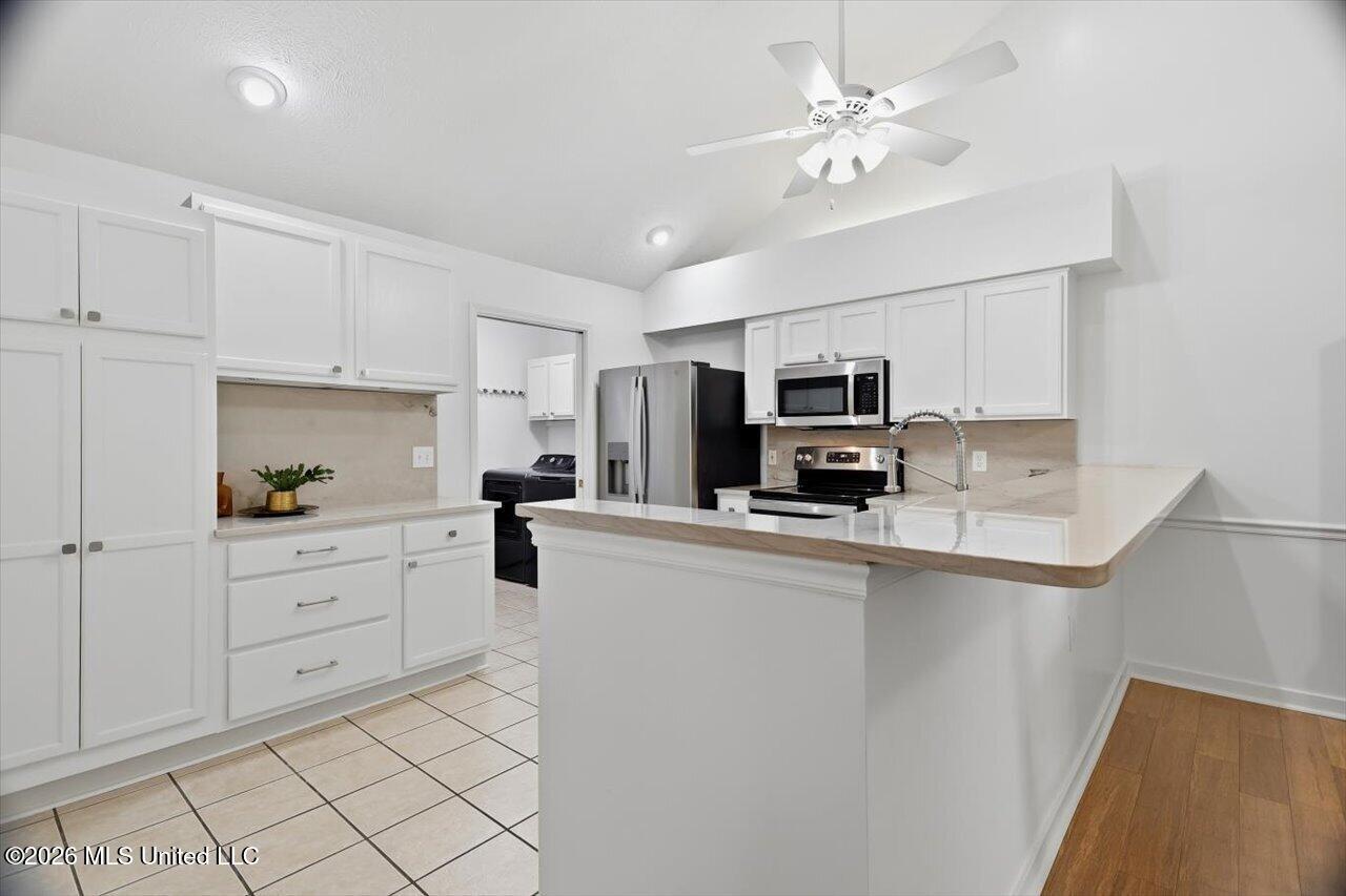 1114 Gerrits Landing Property Photo 7