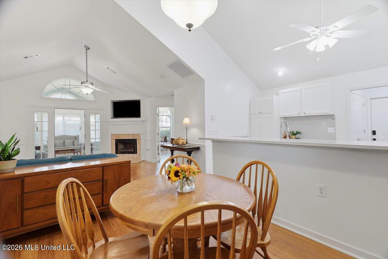 1114 Gerrits Landing Property Photo 8