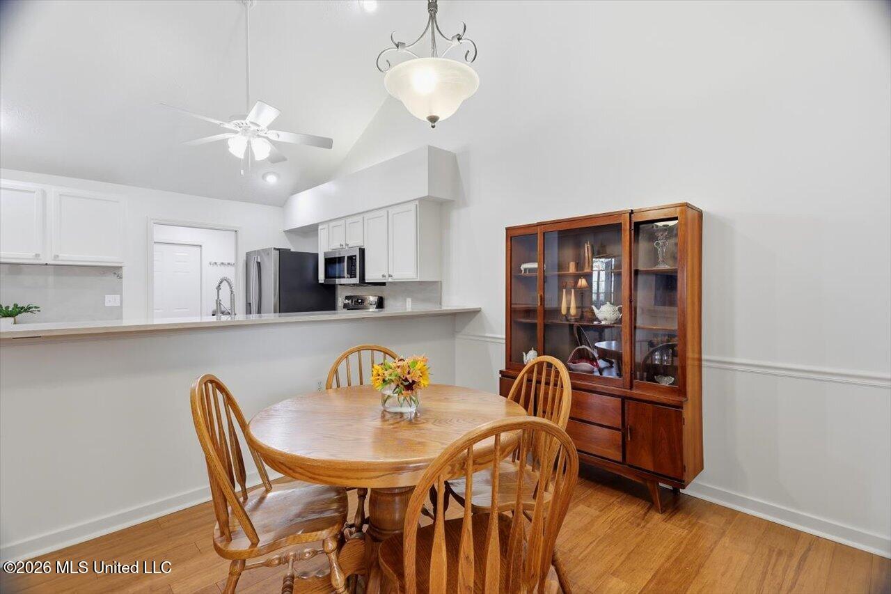 1114 Gerrits Landing Property Photo 9