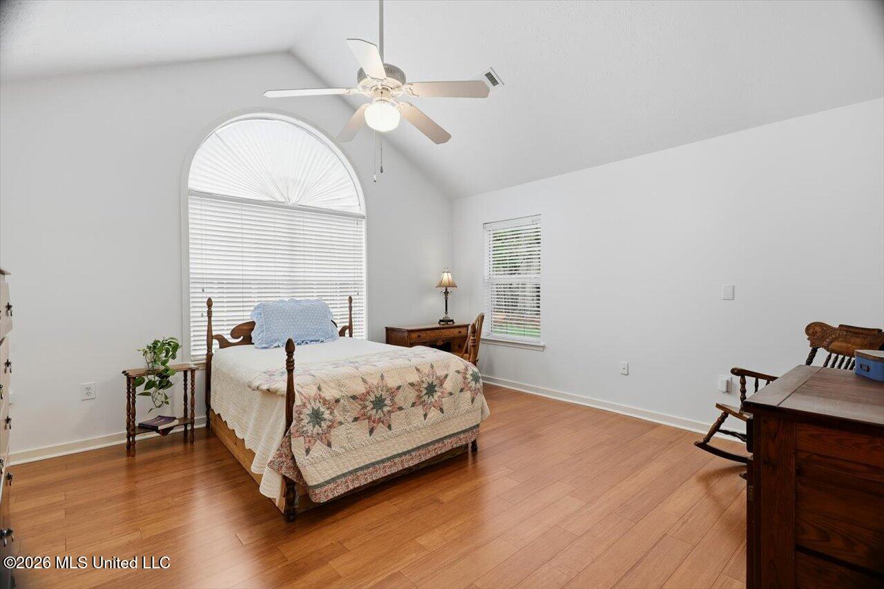 1114 Gerrits Landing Property Photo 11