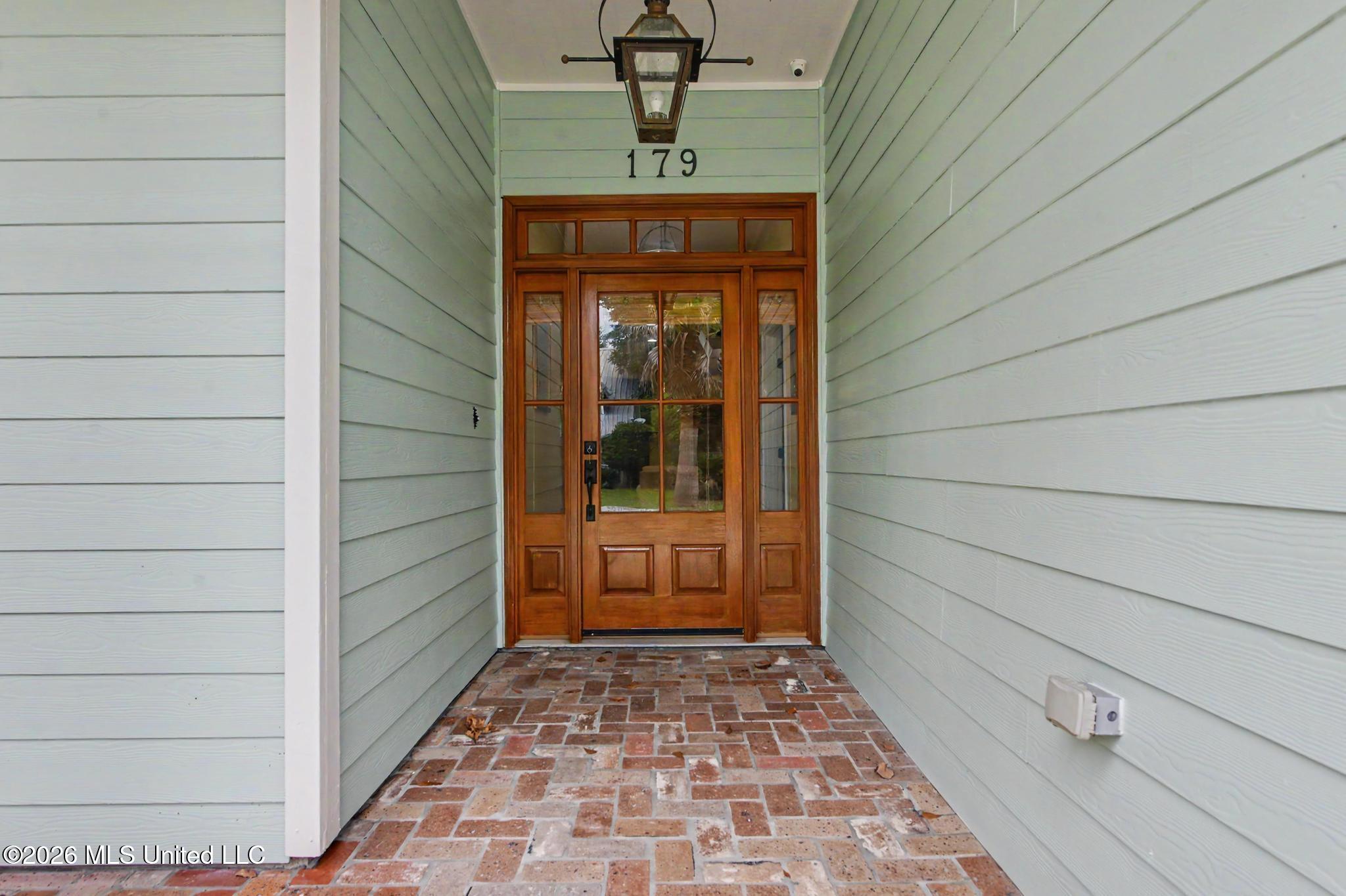 179 Blue Heron Cove Property Photo 5