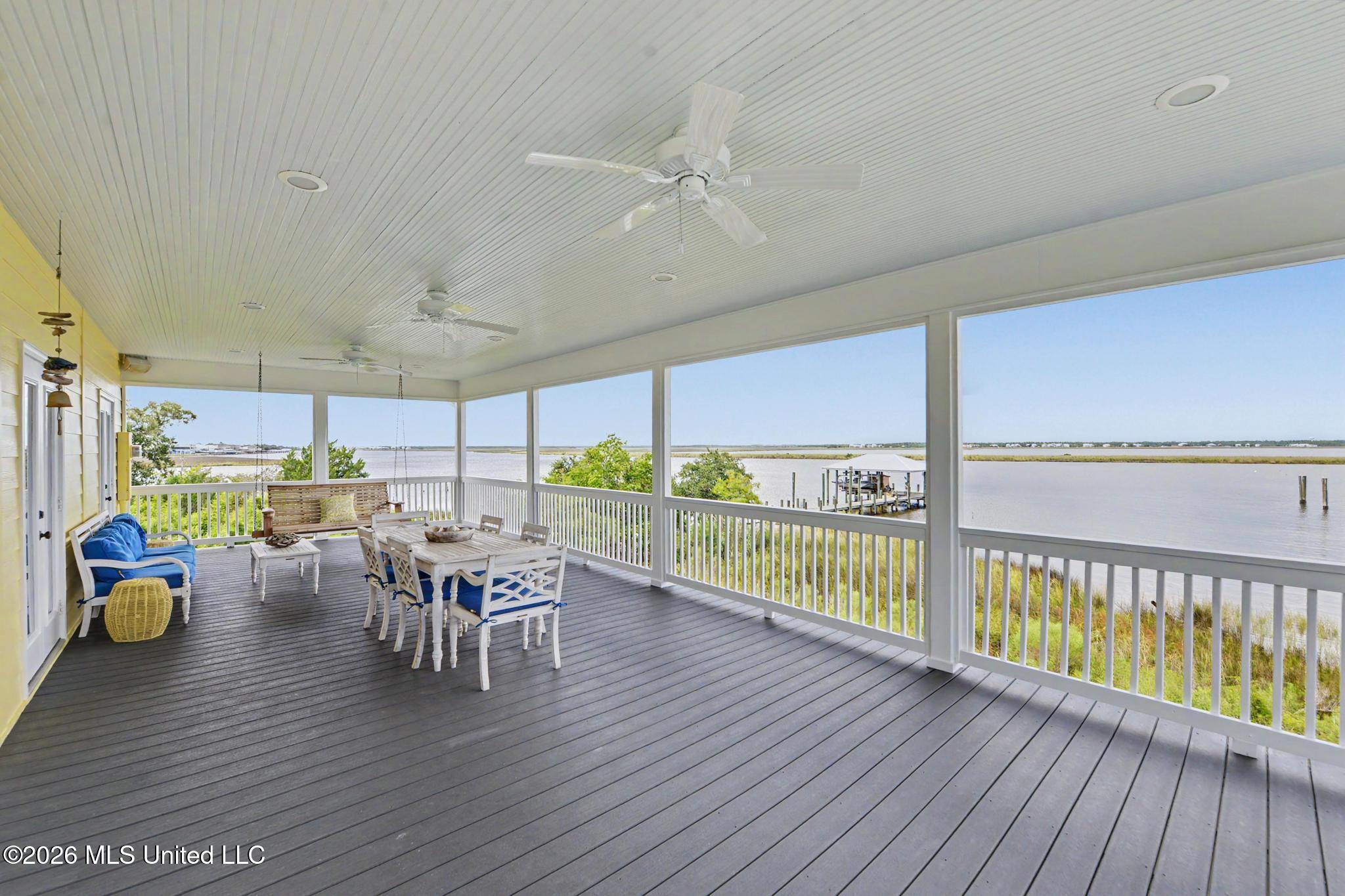 11140 Koenenn Lane Property Photo 4