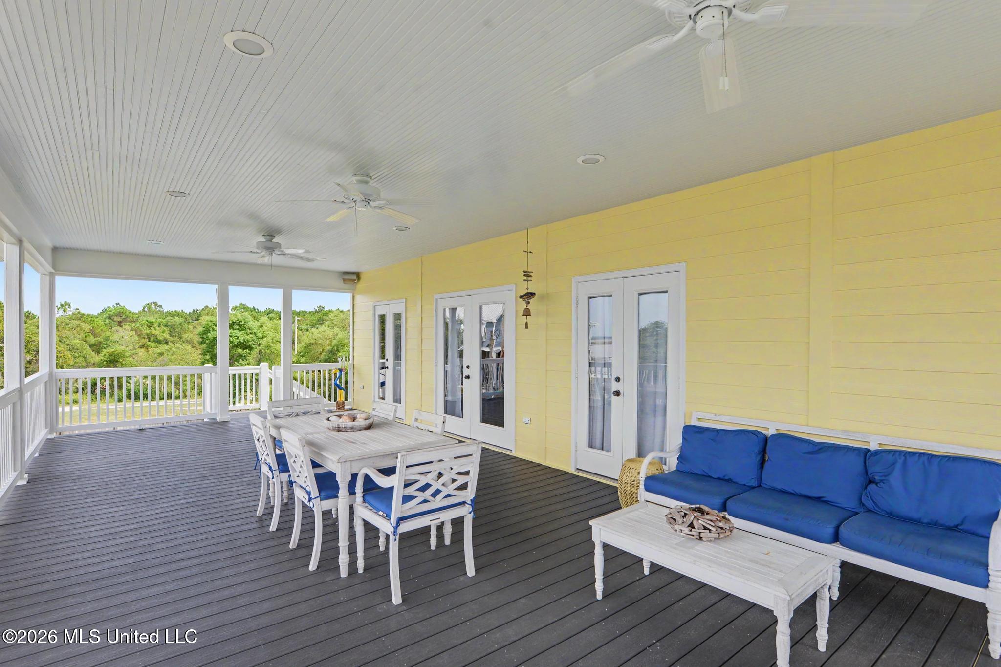 11140 Koenenn Lane Property Photo 6