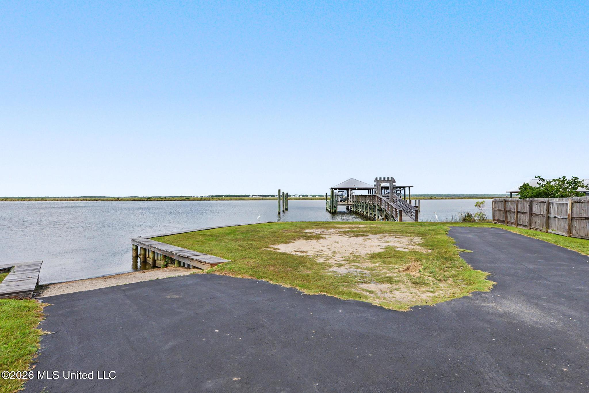 11140 Koenenn Lane Property Photo 34