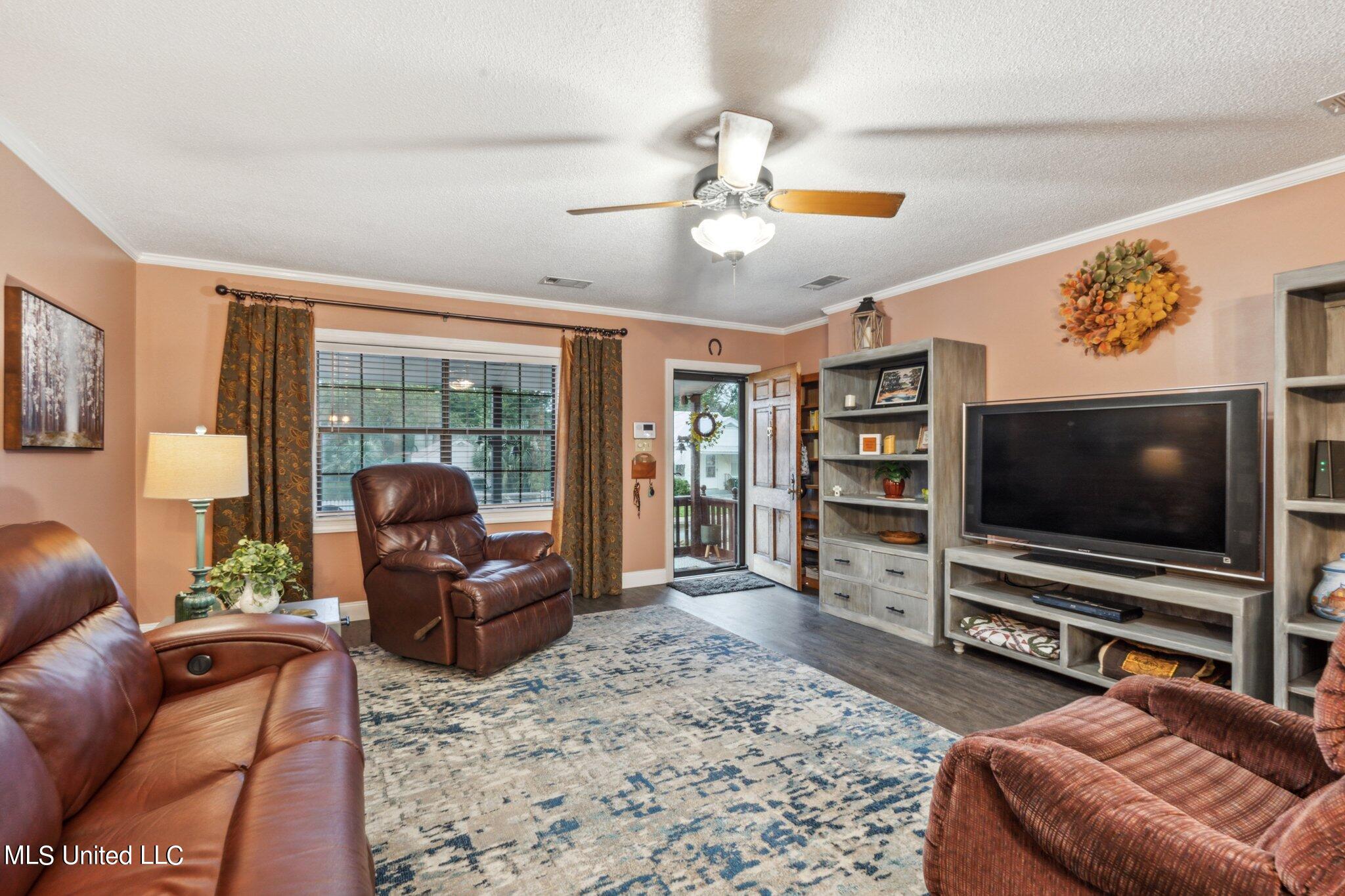 172 Summer Place Property Photo 4