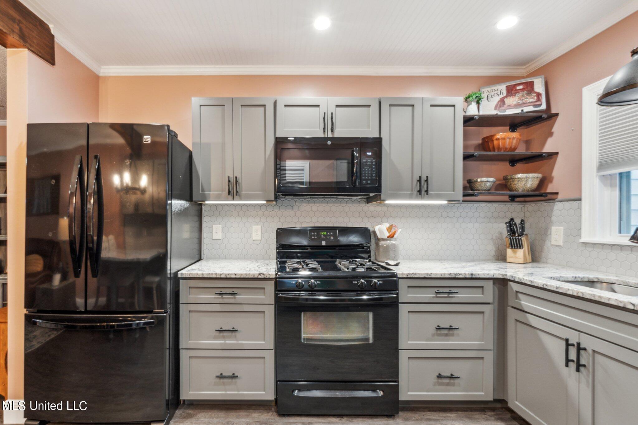 172 Summer Place Property Photo 8