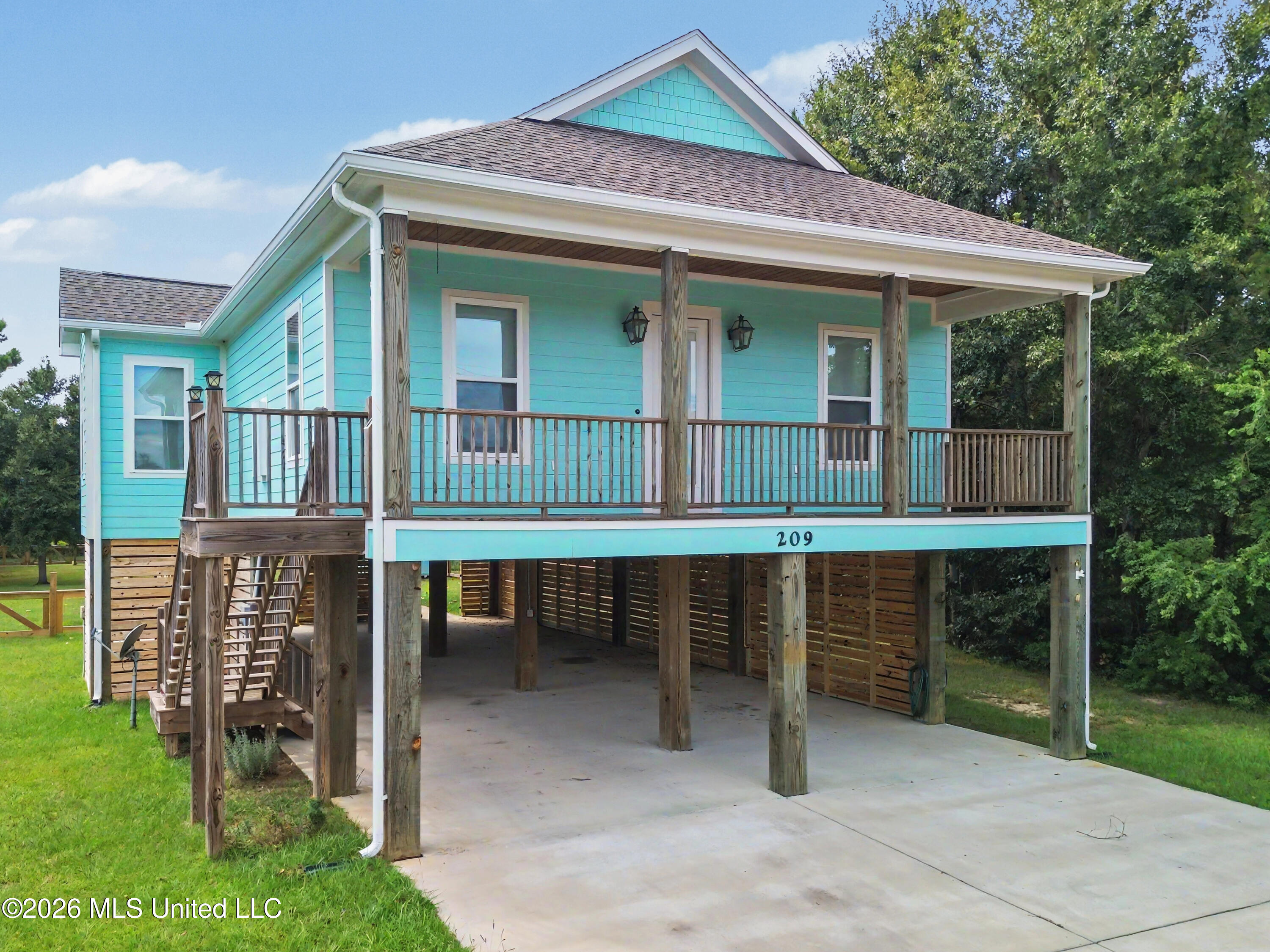 209 White Harbor Road Property Photo 1