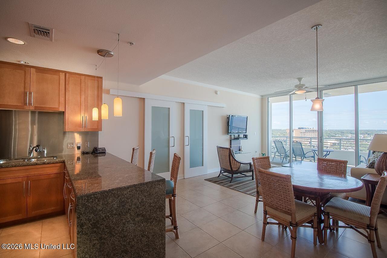 2060 Beach Boulevard Property Photo 5