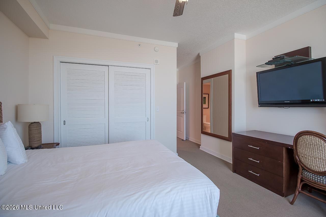 2060 Beach Boulevard Property Photo 13