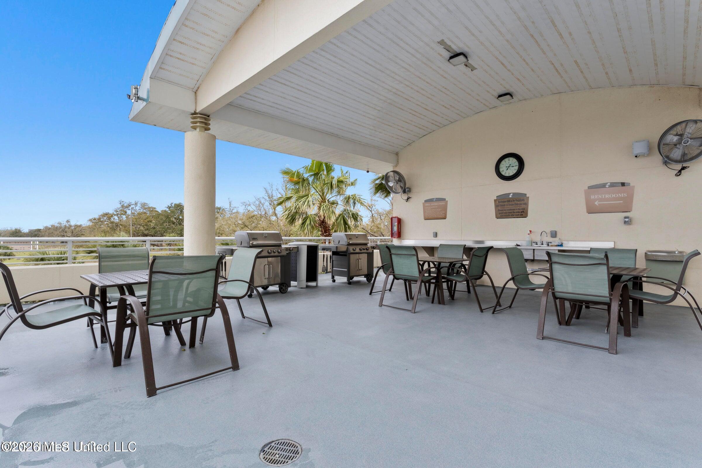 2060 Beach Boulevard Property Photo 20
