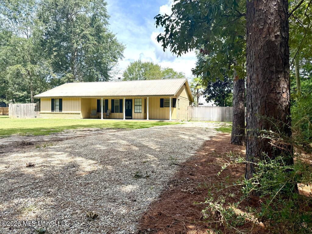 206 Glenwood Drive Property Photo 1