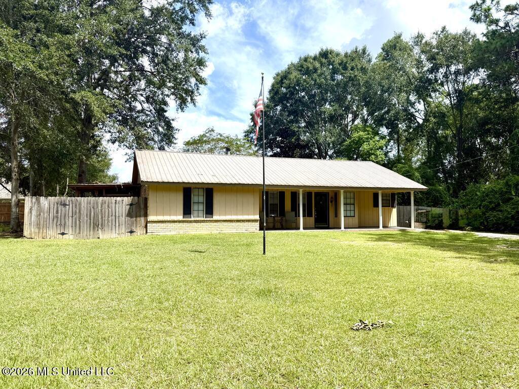 206 Glenwood Drive Property Photo 3