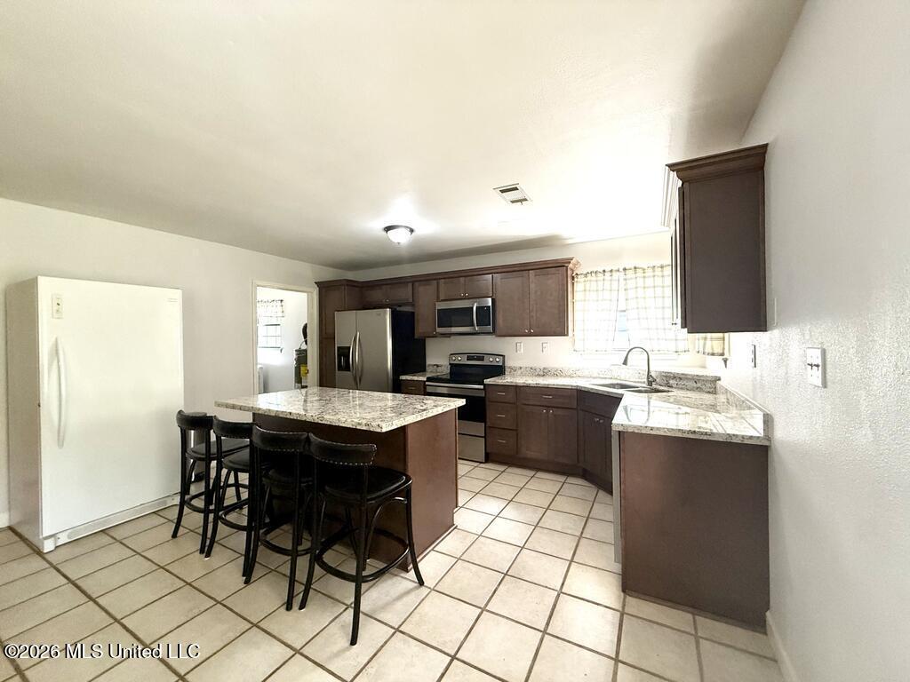 206 Glenwood Drive Property Photo 9