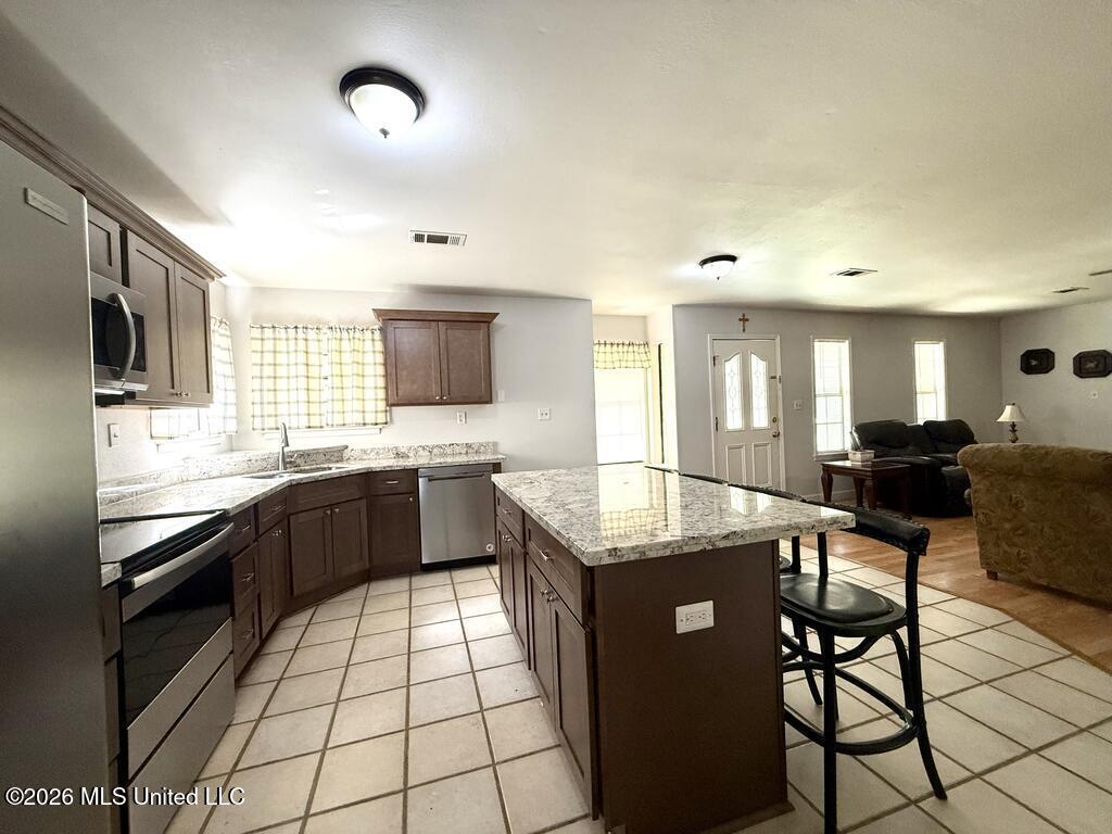 206 Glenwood Drive Property Photo 12