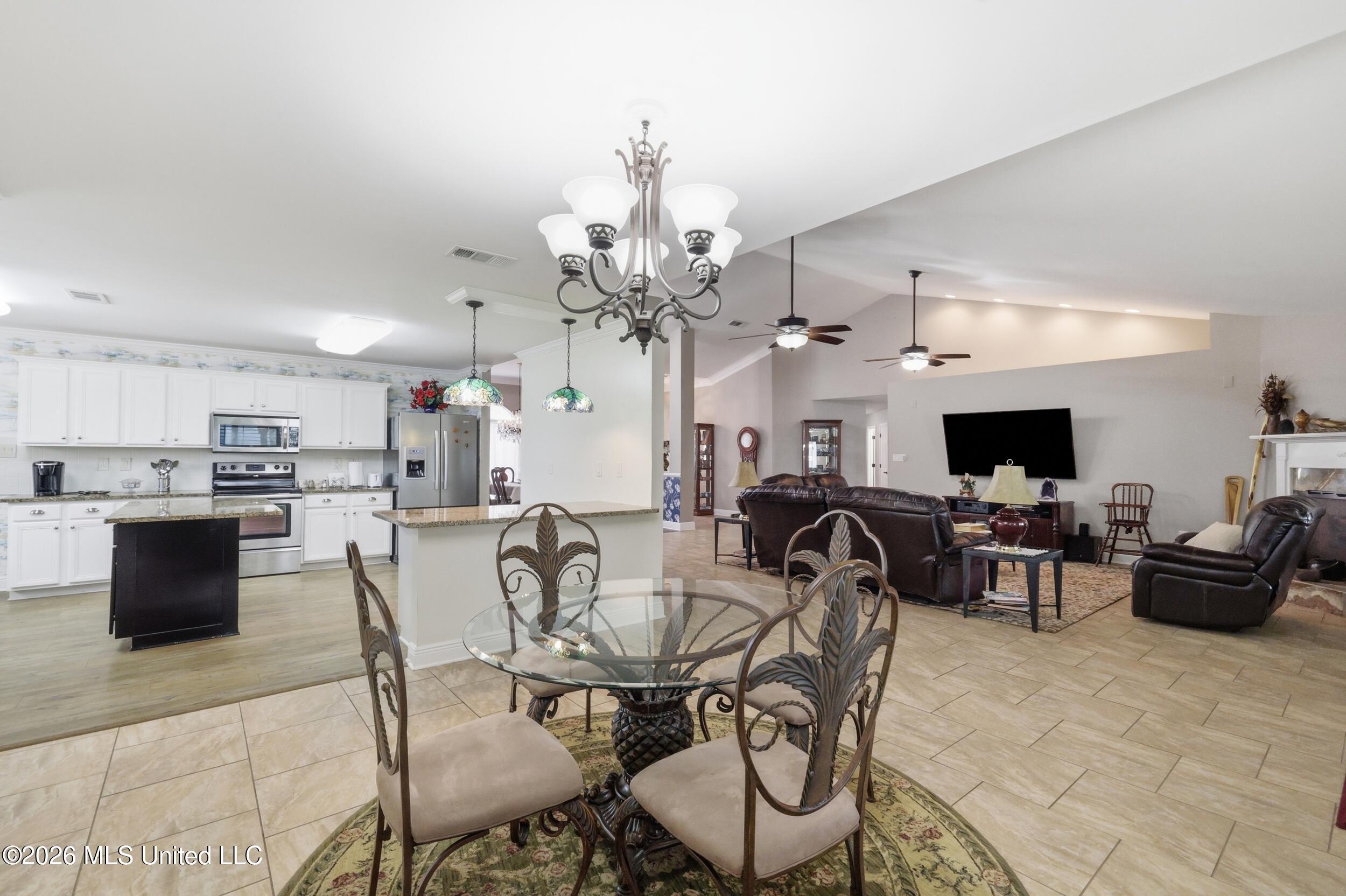 15720 S Fork Drive Property Photo 8