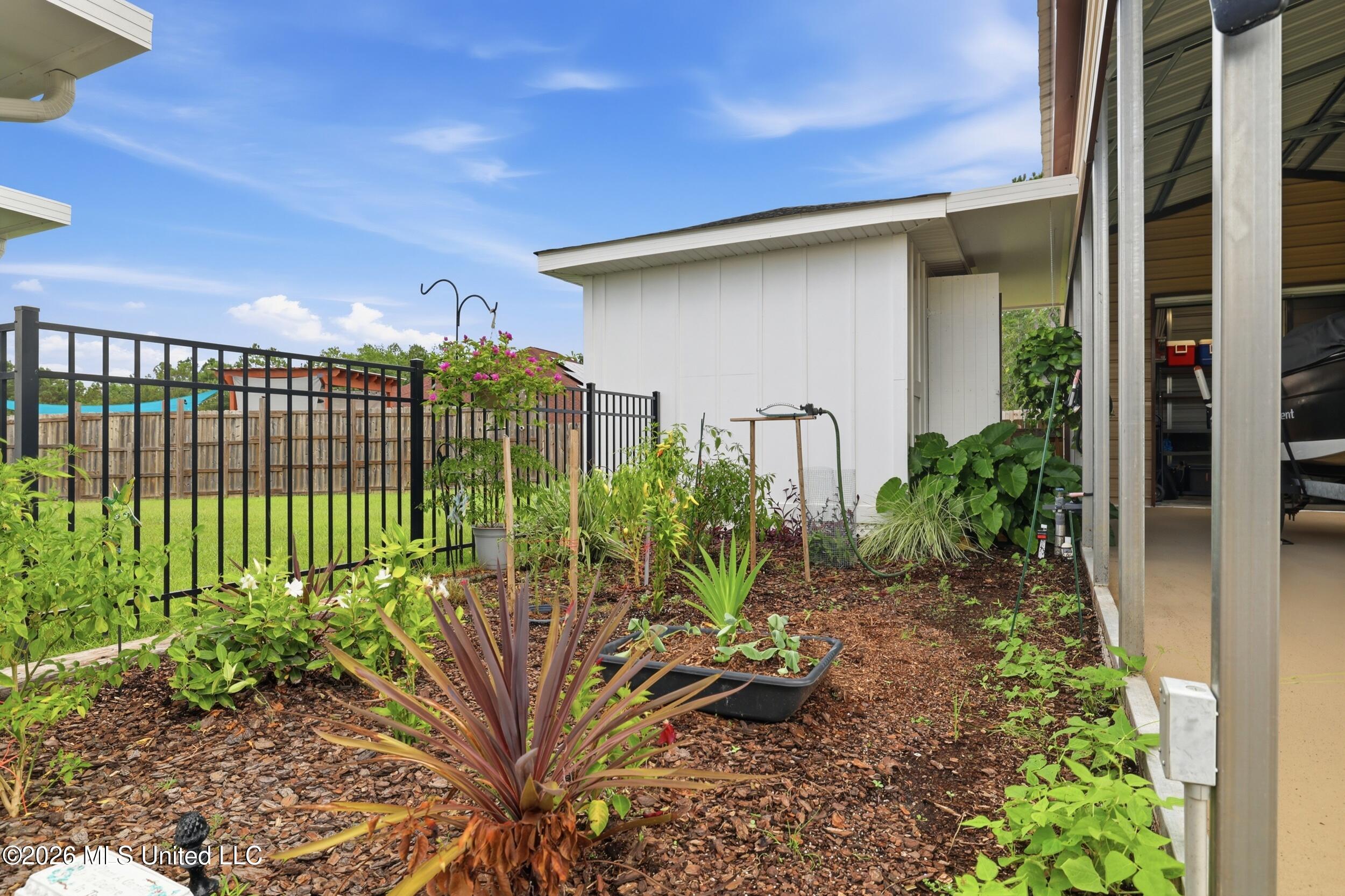 15720 S Fork Drive Property Photo 25