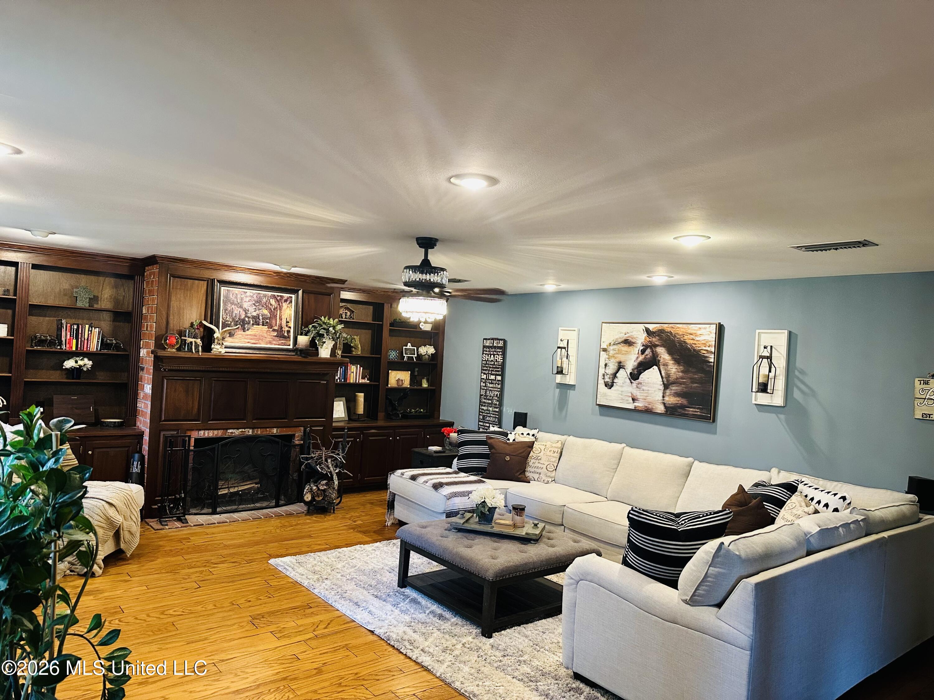 183 Pecania Drive Property Photo 10