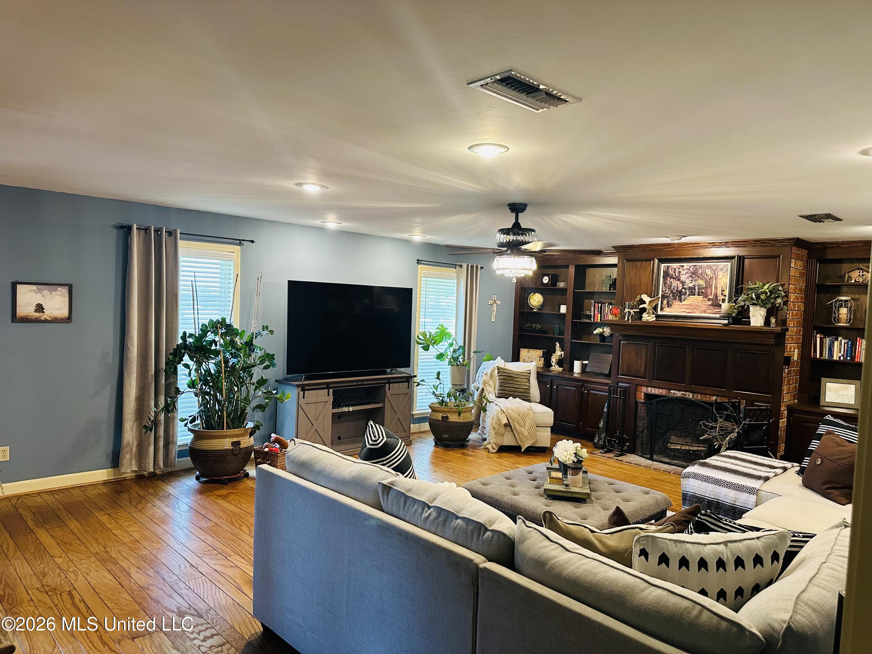 183 Pecania Drive Property Photo 12