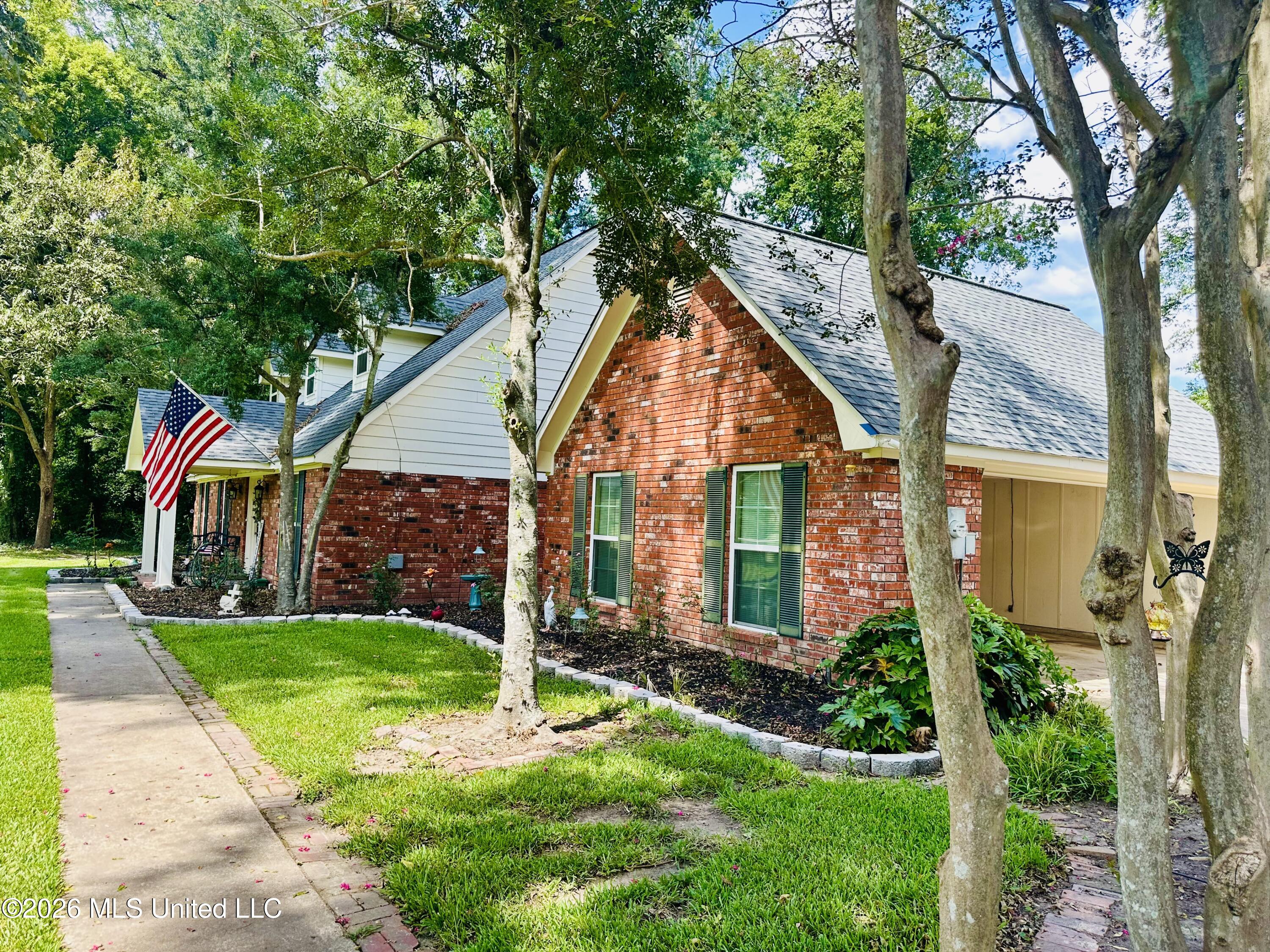 183 Pecania Drive Property Photo 28