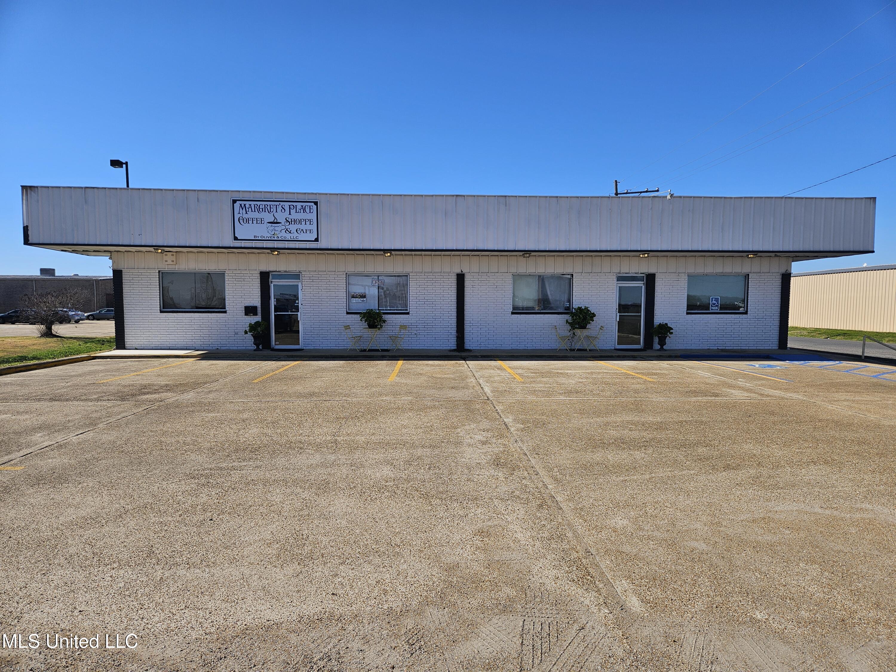 2190 Ee Wallace Boulevard Property Photo 1