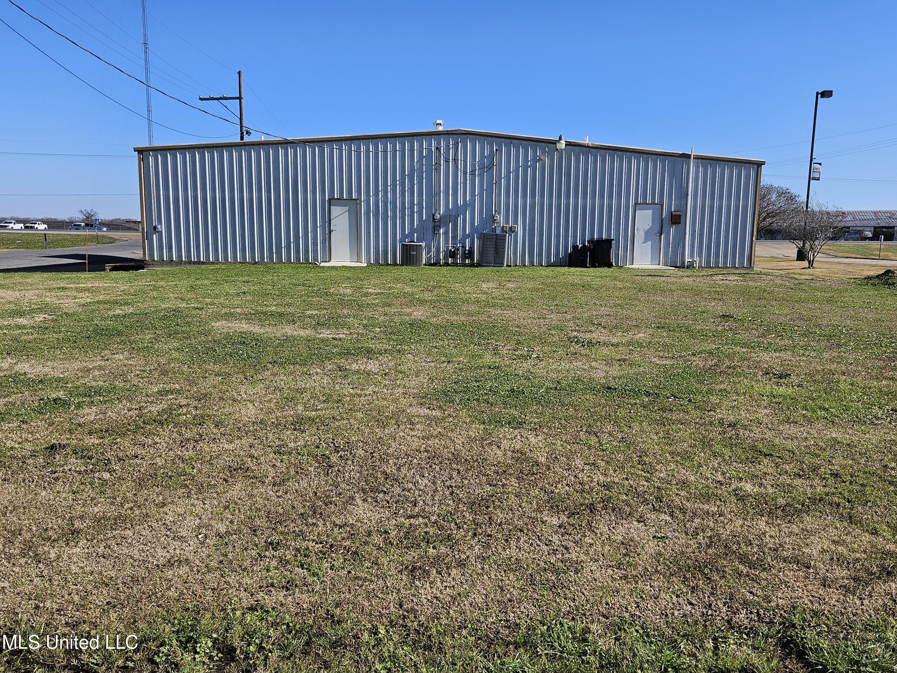 2190 Ee Wallace Boulevard Property Photo 12