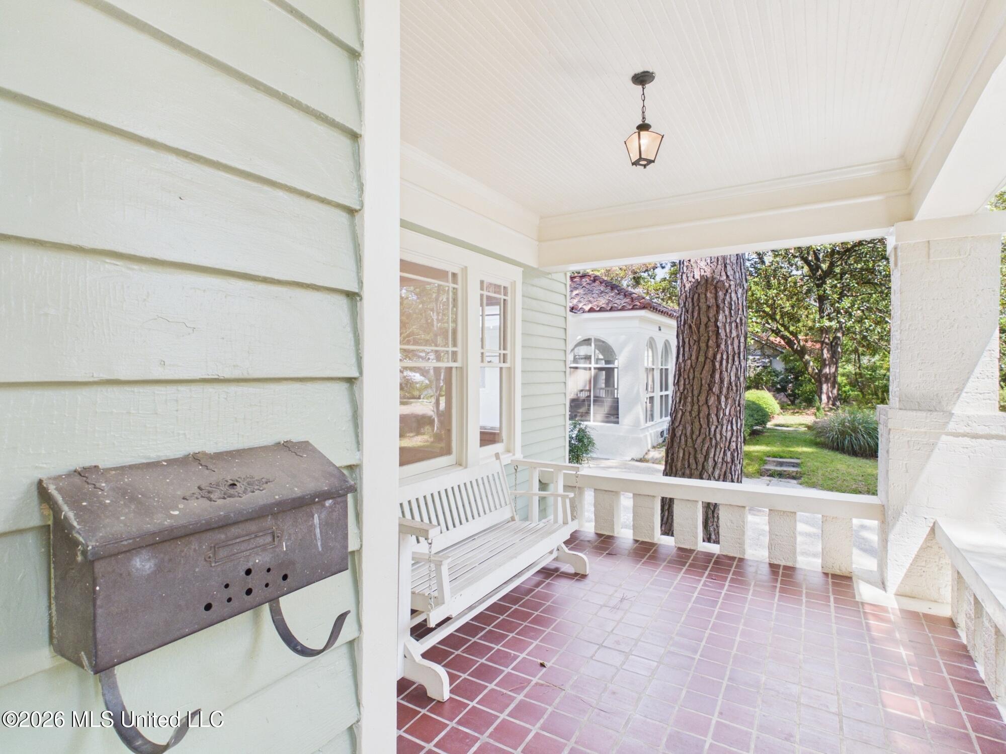 812 Gillespie Street Property Photo 4