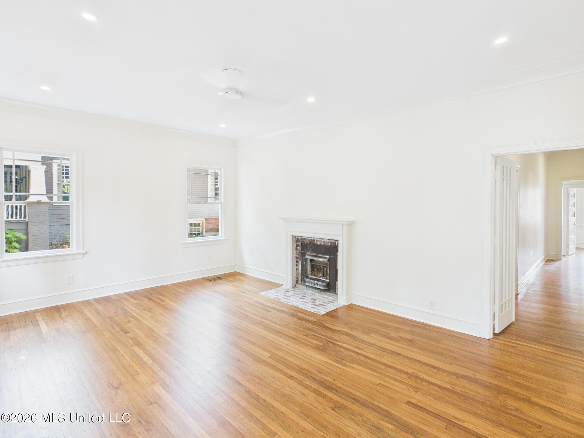 812 Gillespie Street Property Photo 7