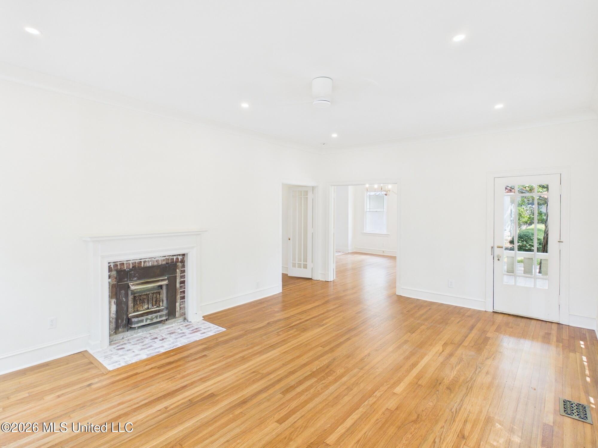 812 Gillespie Street Property Photo 10
