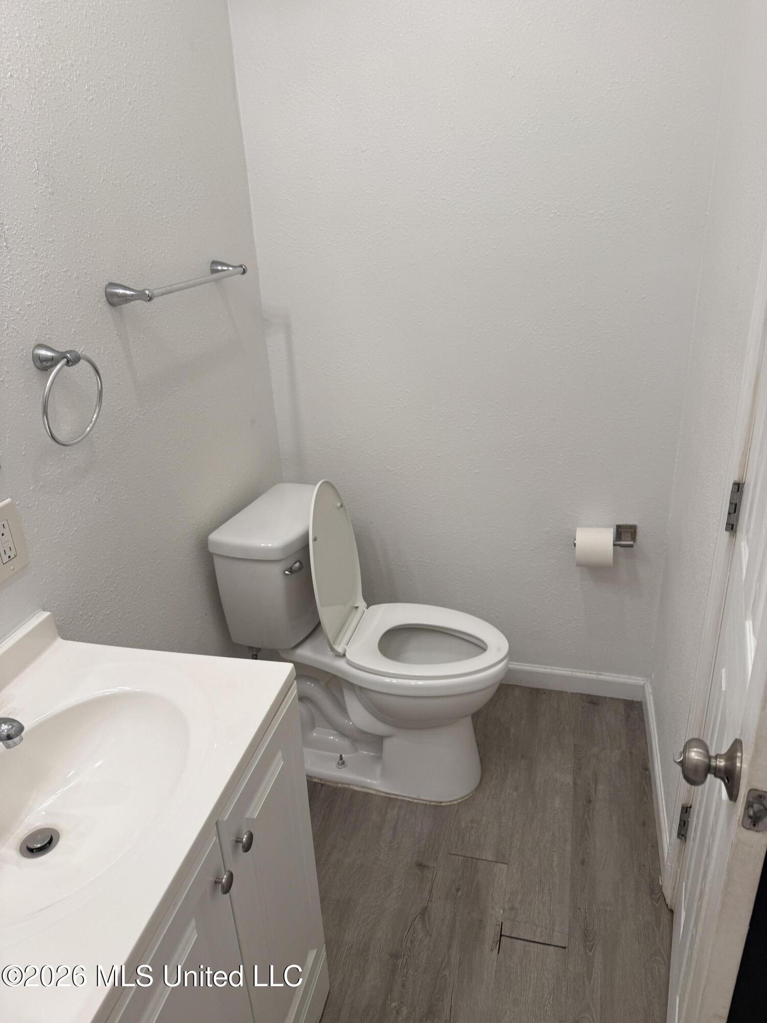 212 E 2nd Street Property Photo 7