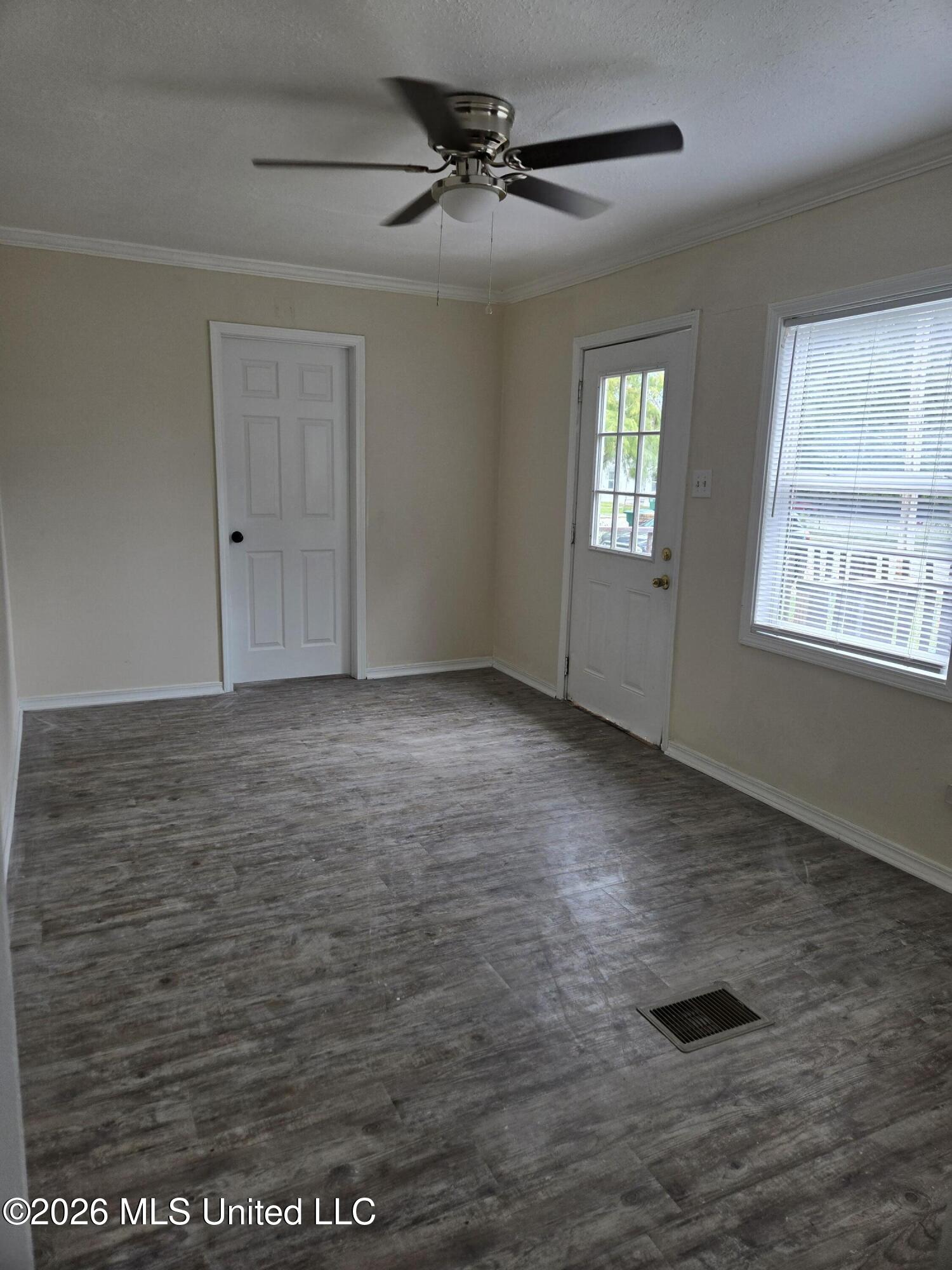2229 33rd Street Property Photo 3