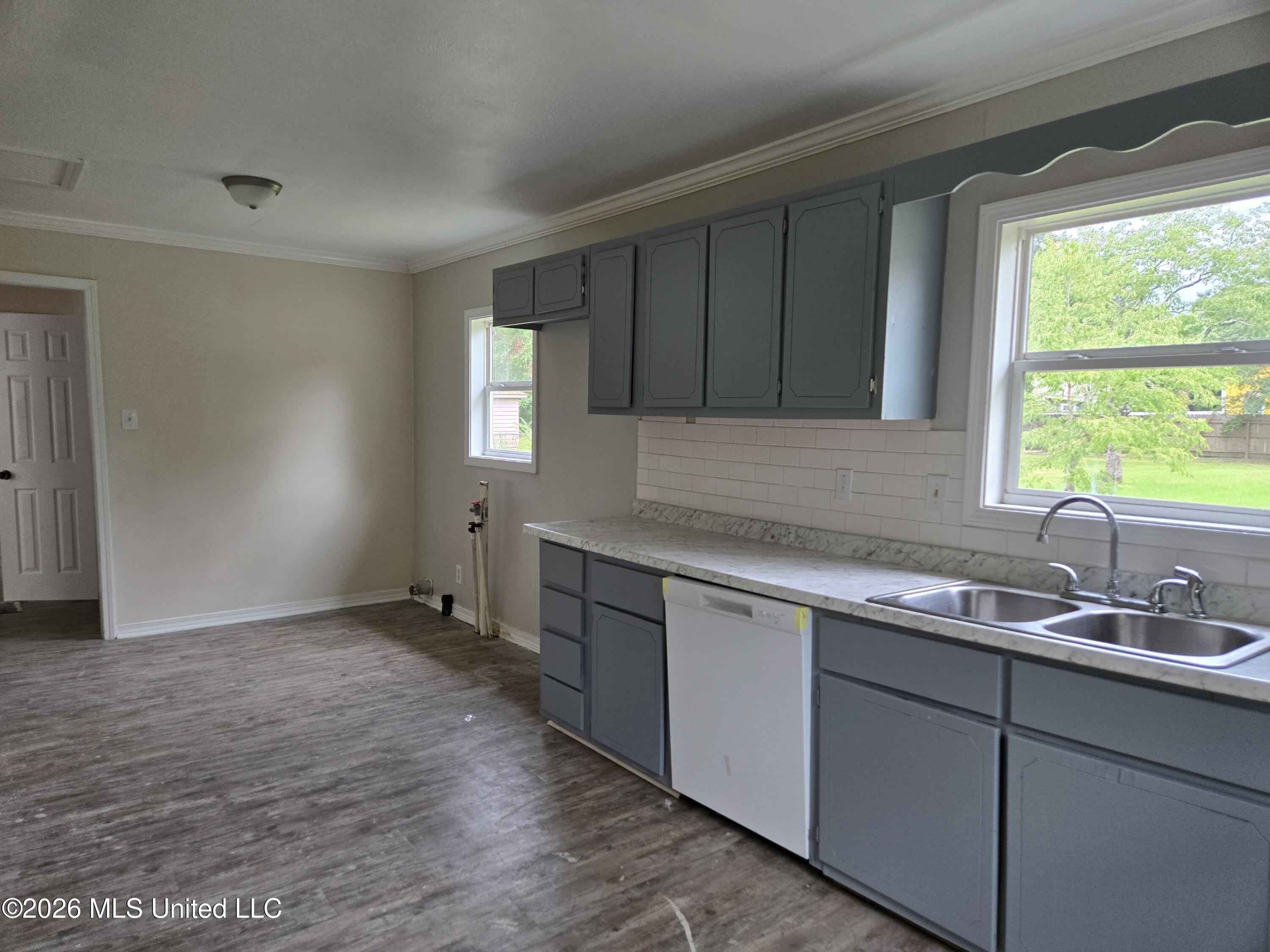 2229 33rd Street Property Photo 5